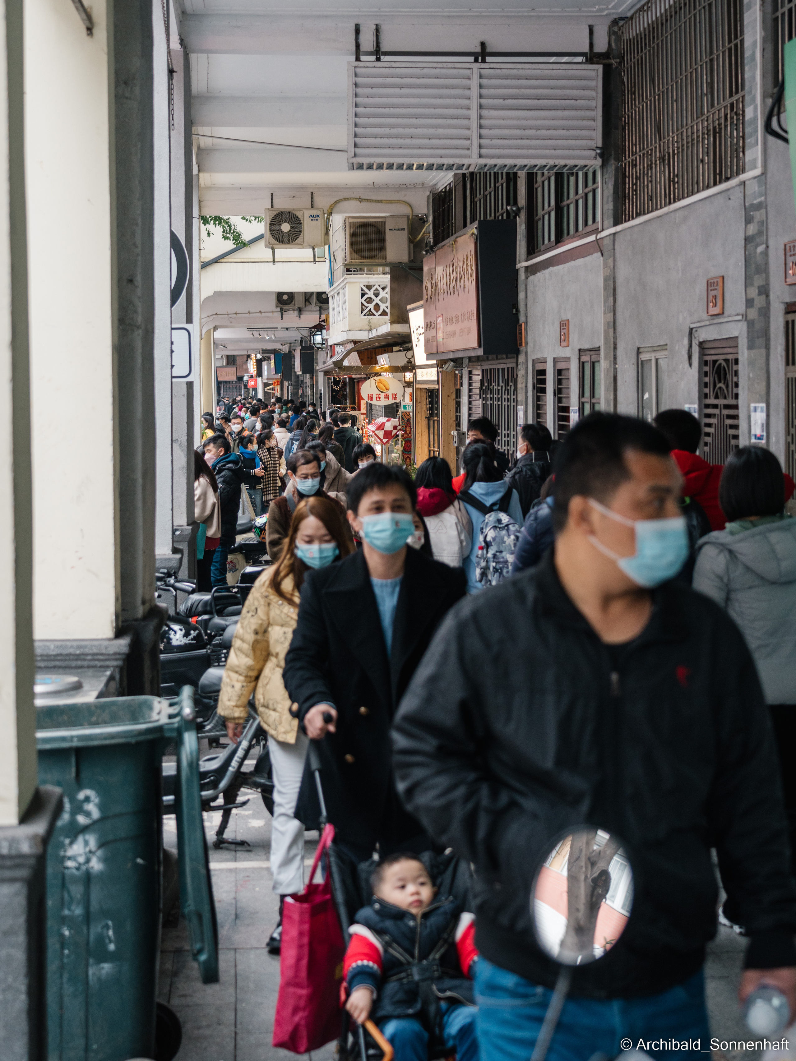 Guangzhou #0225. Photographer in Guangzhou, China. Archibald Sonnenhaft