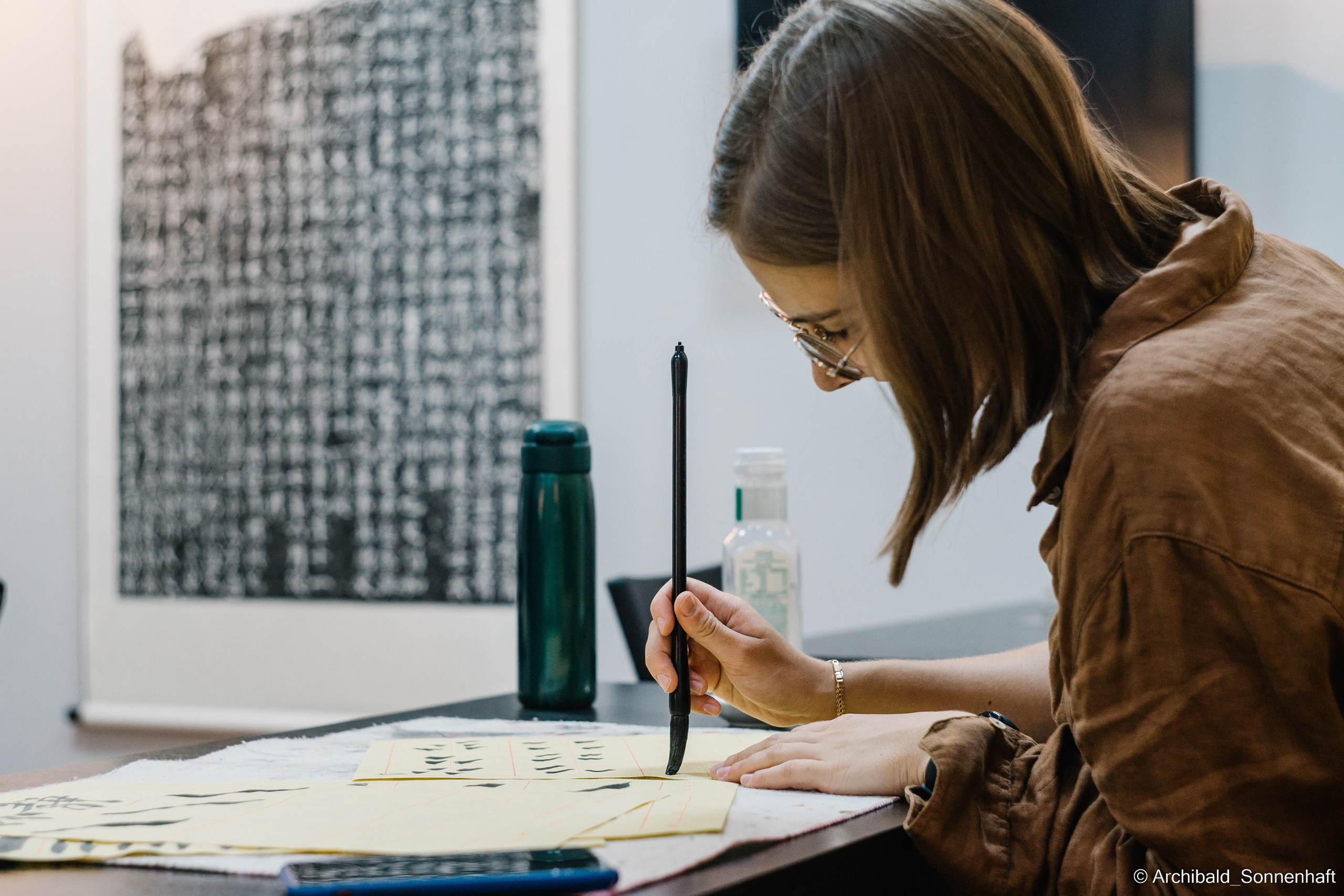 Calligraphy, Korean food and Black swans. Photographer in Guangzhou, China. Archibald Sonnenhaft