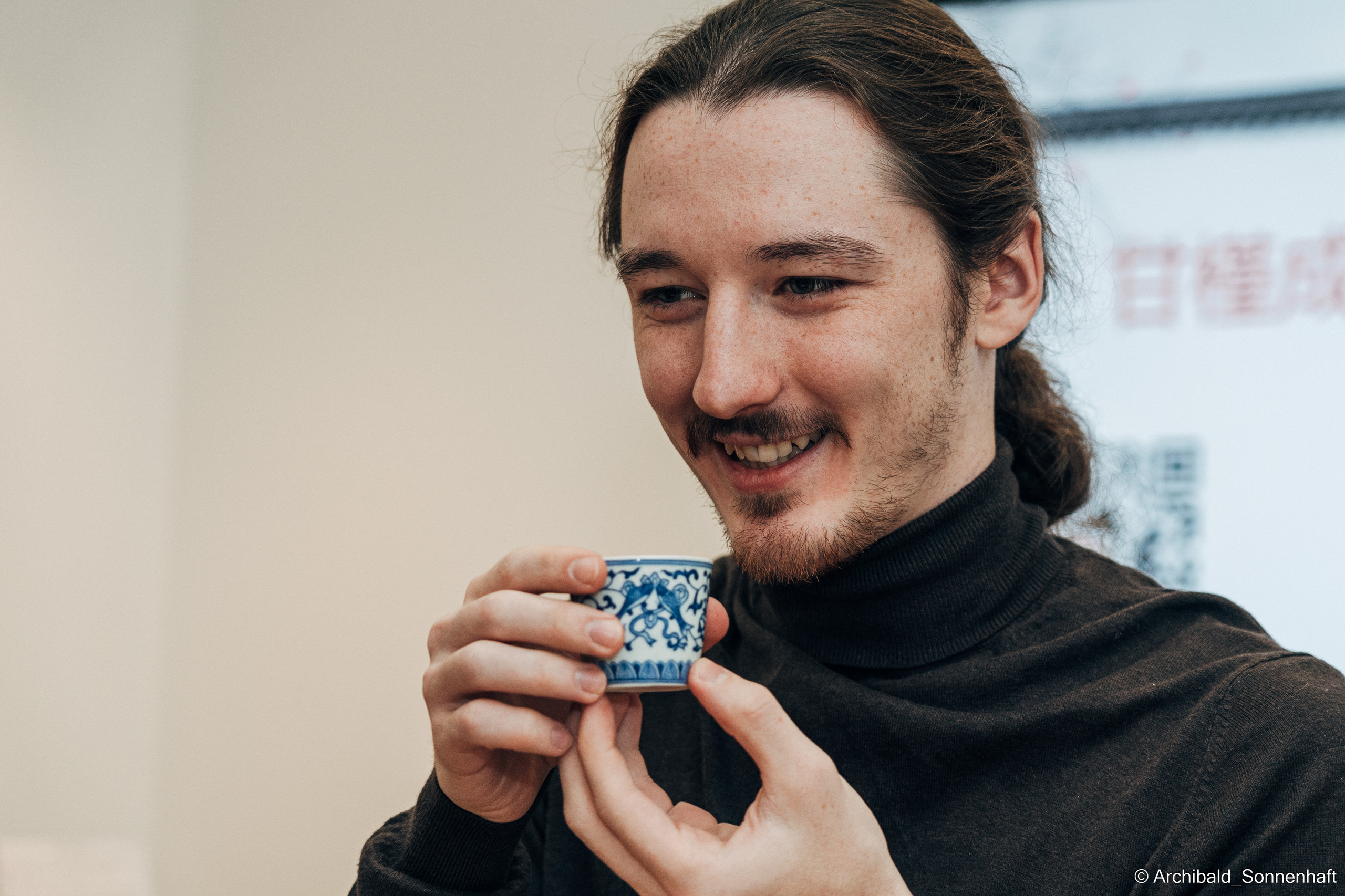 Chinese tea ceremony in Tianjin. Photographer in Guangzhou, China. Archibald Sonnenhaft