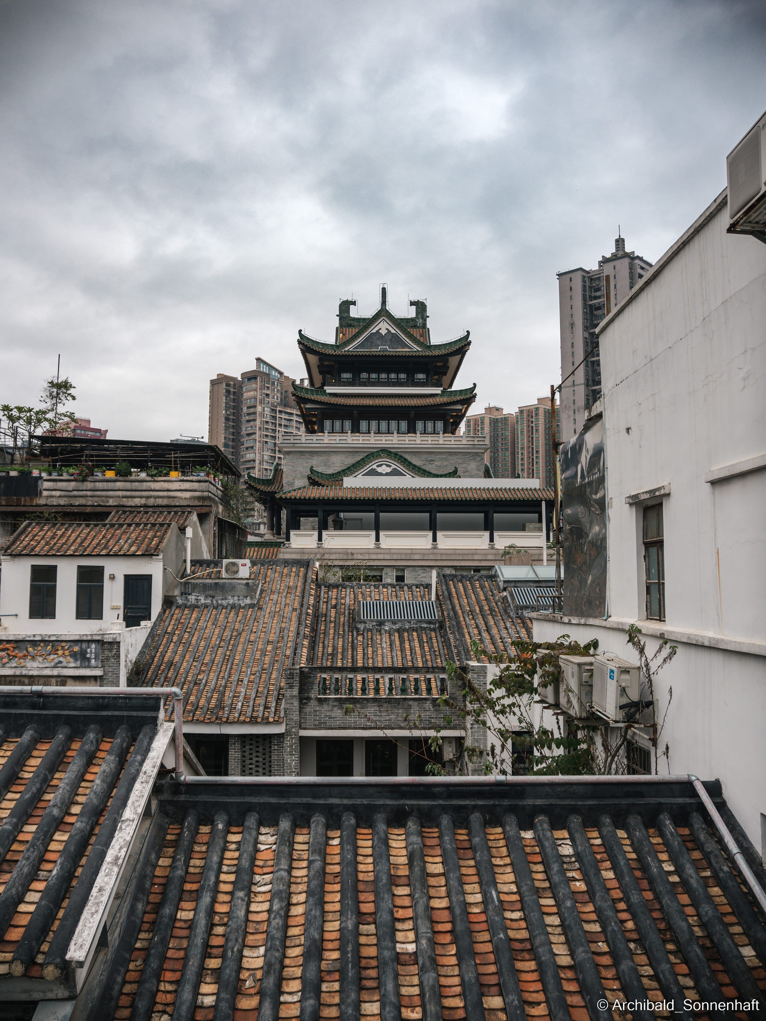 Guangzhou #0225. Photographer in Guangzhou, China. Archibald Sonnenhaft