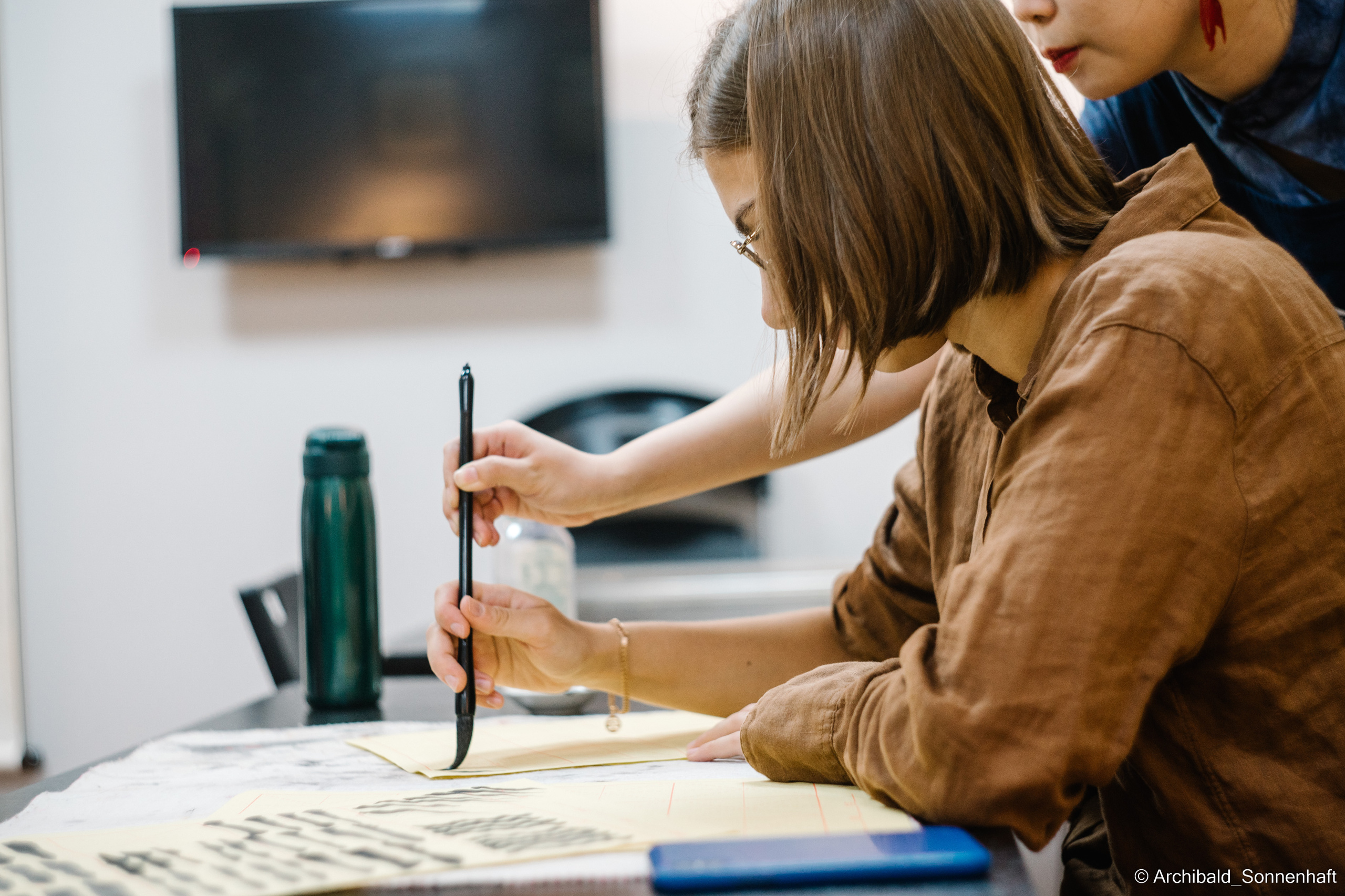 Calligraphy, Korean food and Black swans. Photographer in Guangzhou, China. Archibald Sonnenhaft