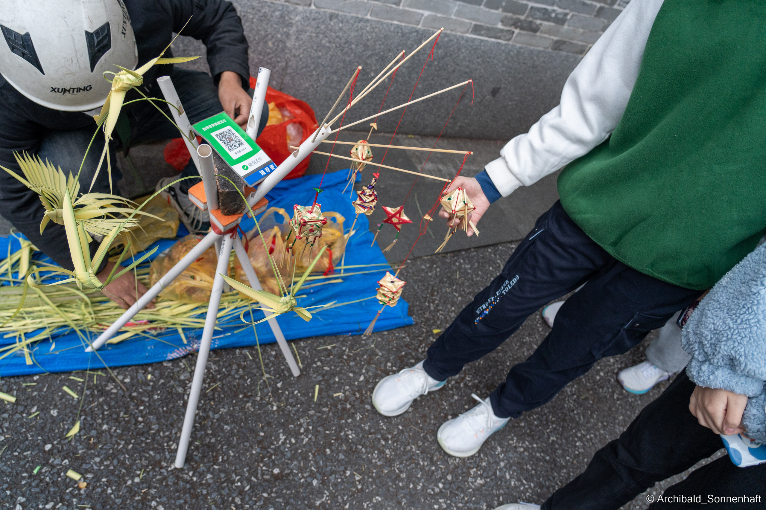 Clan Cheng and ShengJianBao. Photographer in Guangzhou, China. Archibald Sonnenhaft