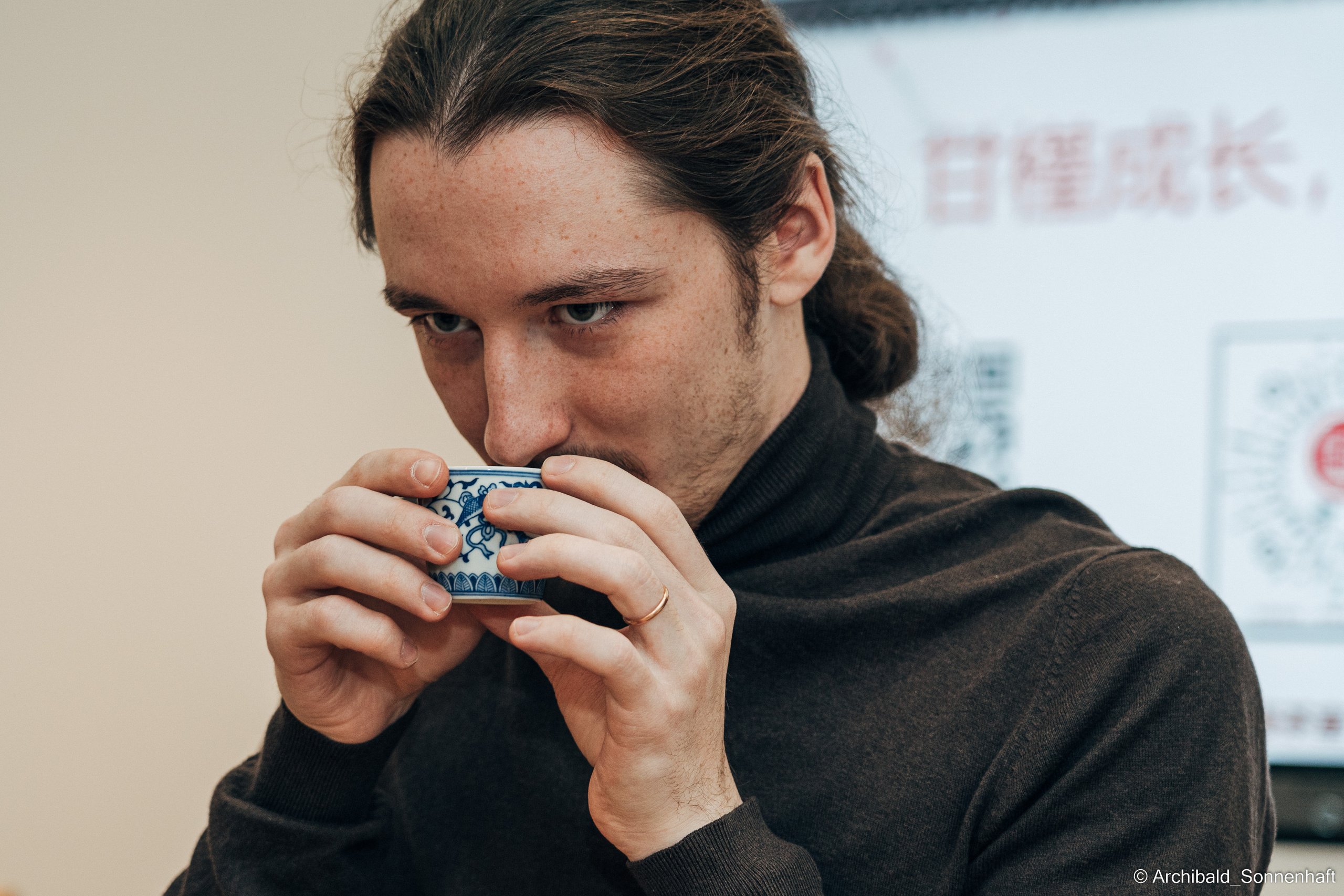 Chinese tea ceremony in Tianjin. Photographer in Guangzhou, China. Archibald Sonnenhaft