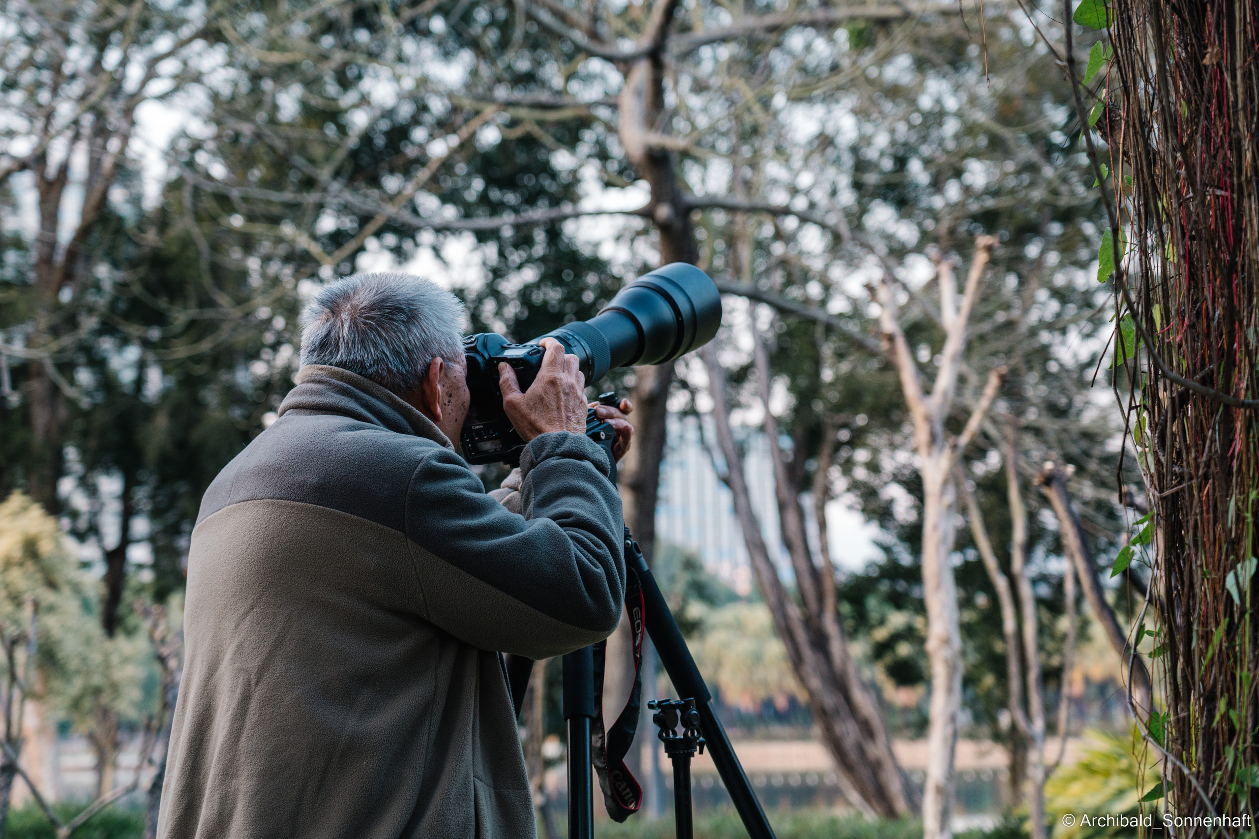 Guangzhou 18. Photographer in Guangzhou, China. Archibald Sonnenhaft