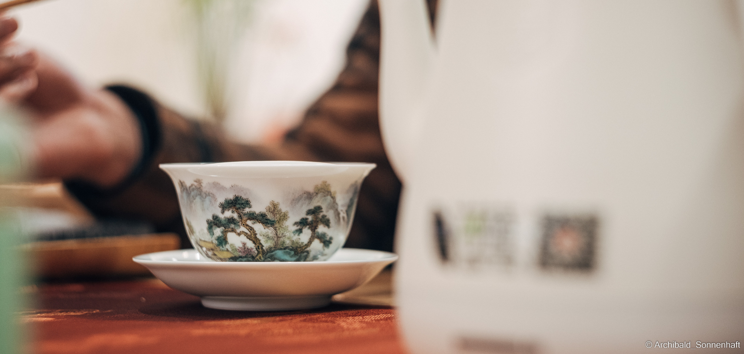 Chinese tea ceremony in Tianjin. Photographer in Guangzhou, China. Archibald Sonnenhaft