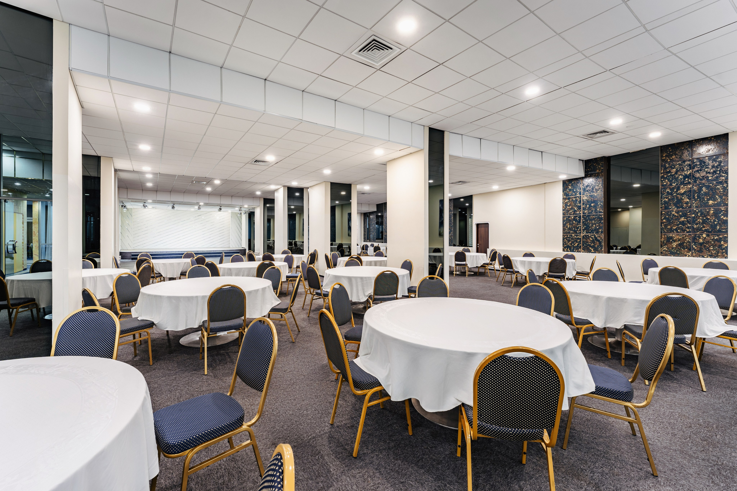 COSMOS ВДНХ. Отельный интерьерный фотограф Сочи