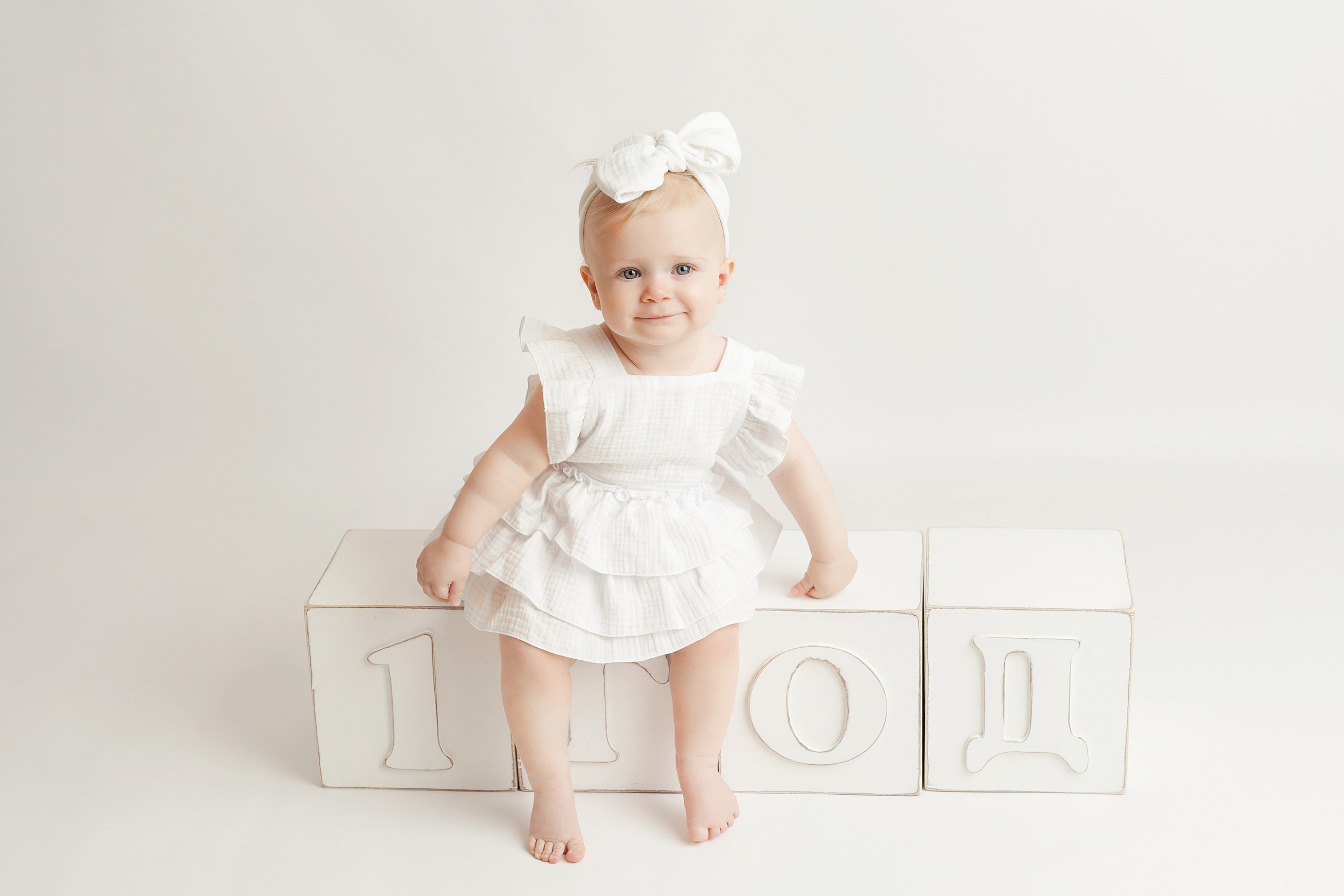 Детская фотосессия Первый год для девочек. Детский фотограф и фотограф новорожденных в Калининград Оксана Иваний