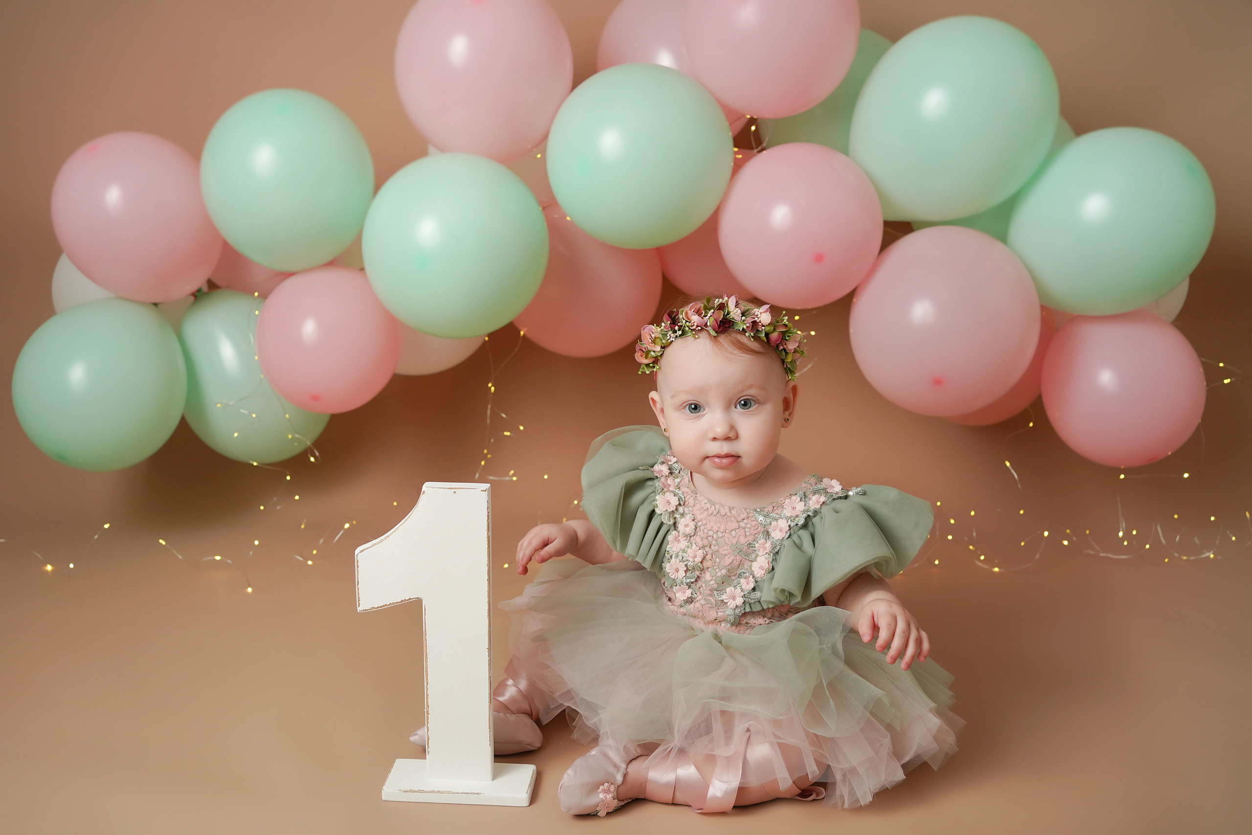 Детская фотосессия Первый год для девочек. Детский фотограф и фотограф новорожденных в Калининград Оксана Иваний