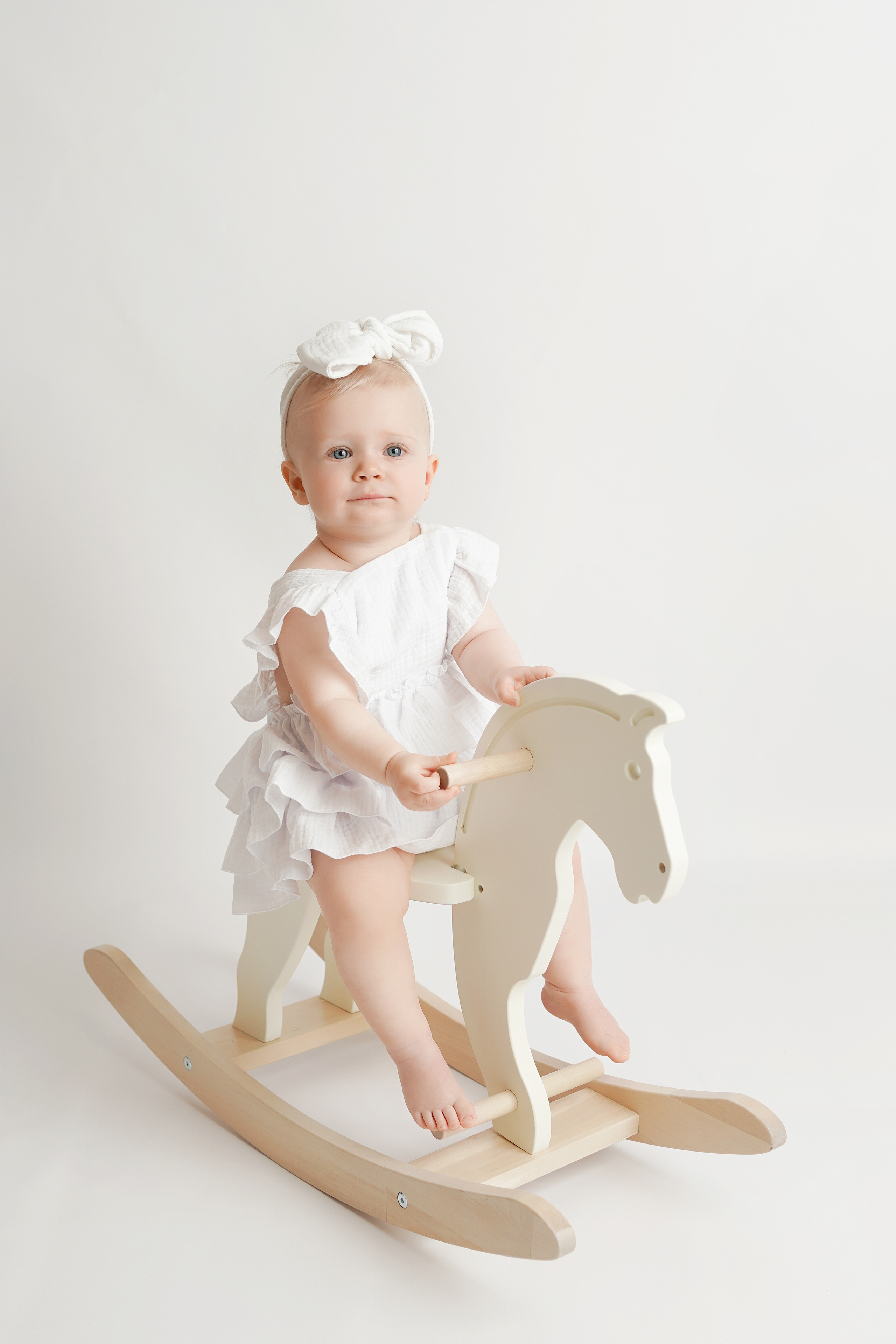 Детская фотосессия Первый год для девочек. Детский фотограф и фотограф новорожденных в Калининград Оксана Иваний