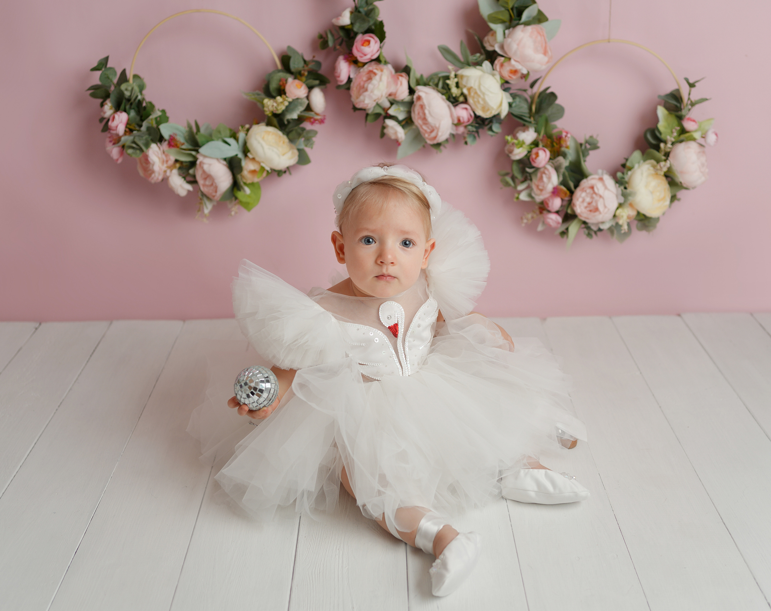 Детская фотосессия Первый год для девочек. Детский фотограф и фотограф новорожденных в Калининград Оксана Иваний
