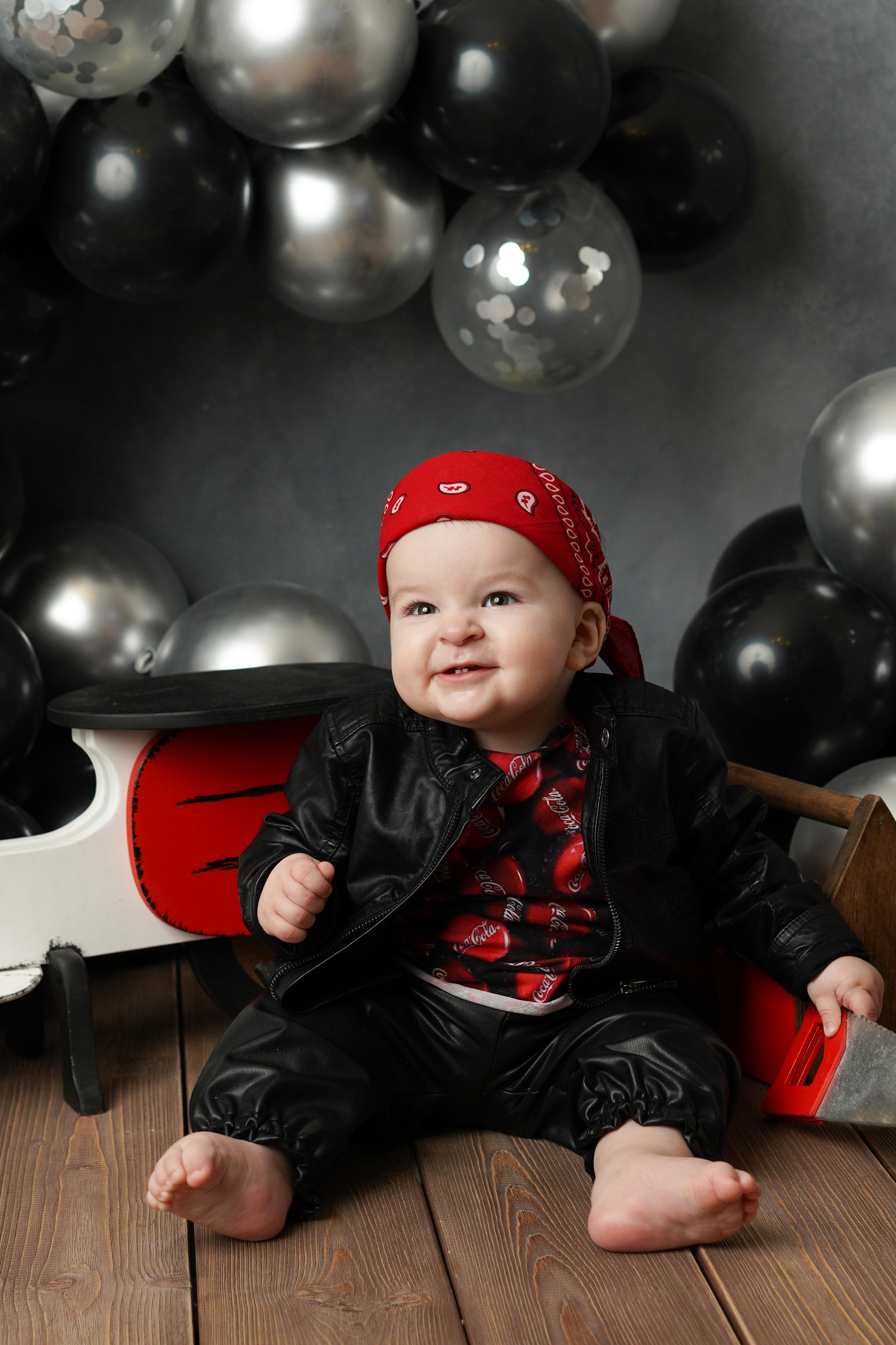 Фотограф на фотосессию Первый годик, Первый тортик