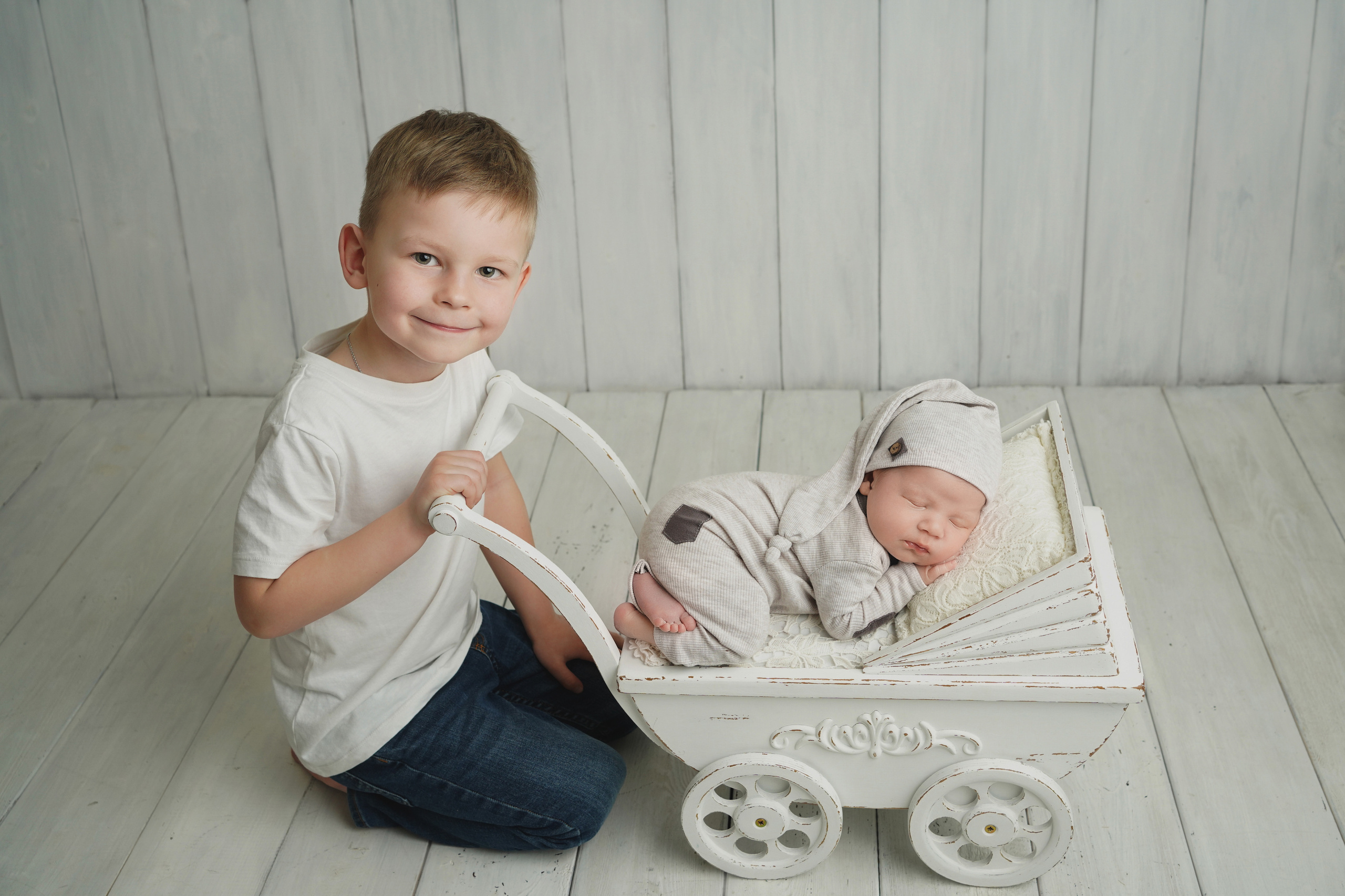 Детская фотосессия новорожденных мальчиков. Детский фотограф и фотограф новорожденных в Калининград Оксана Иваний