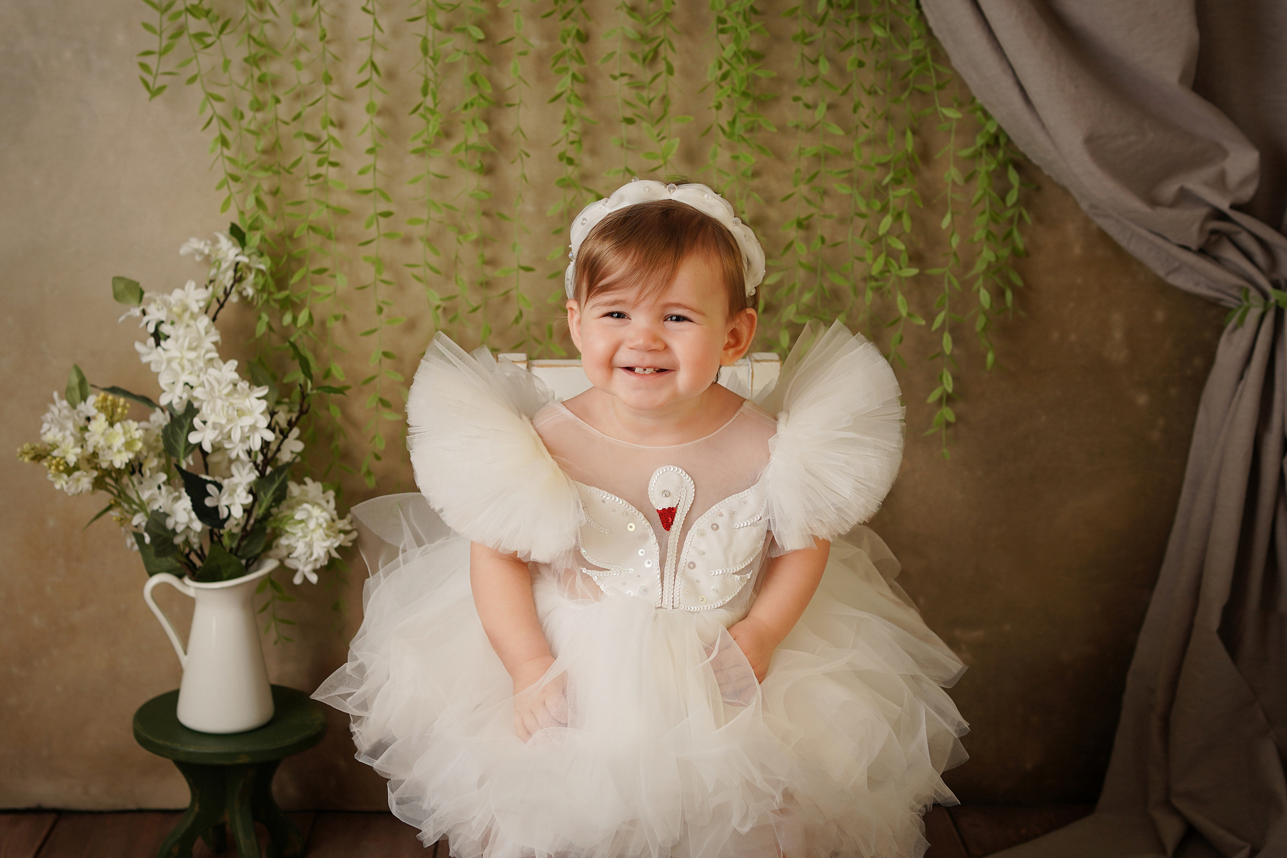 Детская фотосессия Первый год для девочек. Детский фотограф и фотограф новорожденных в Калининград Оксана Иваний