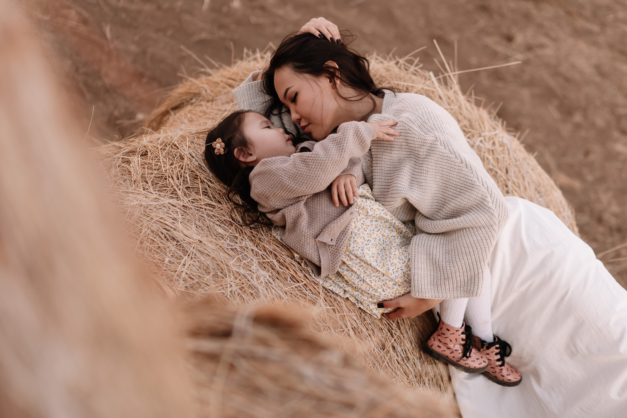 Фотосессия мама с дочей. Свадебный и семейный фотограф в Элисте Лиджик Сарлов