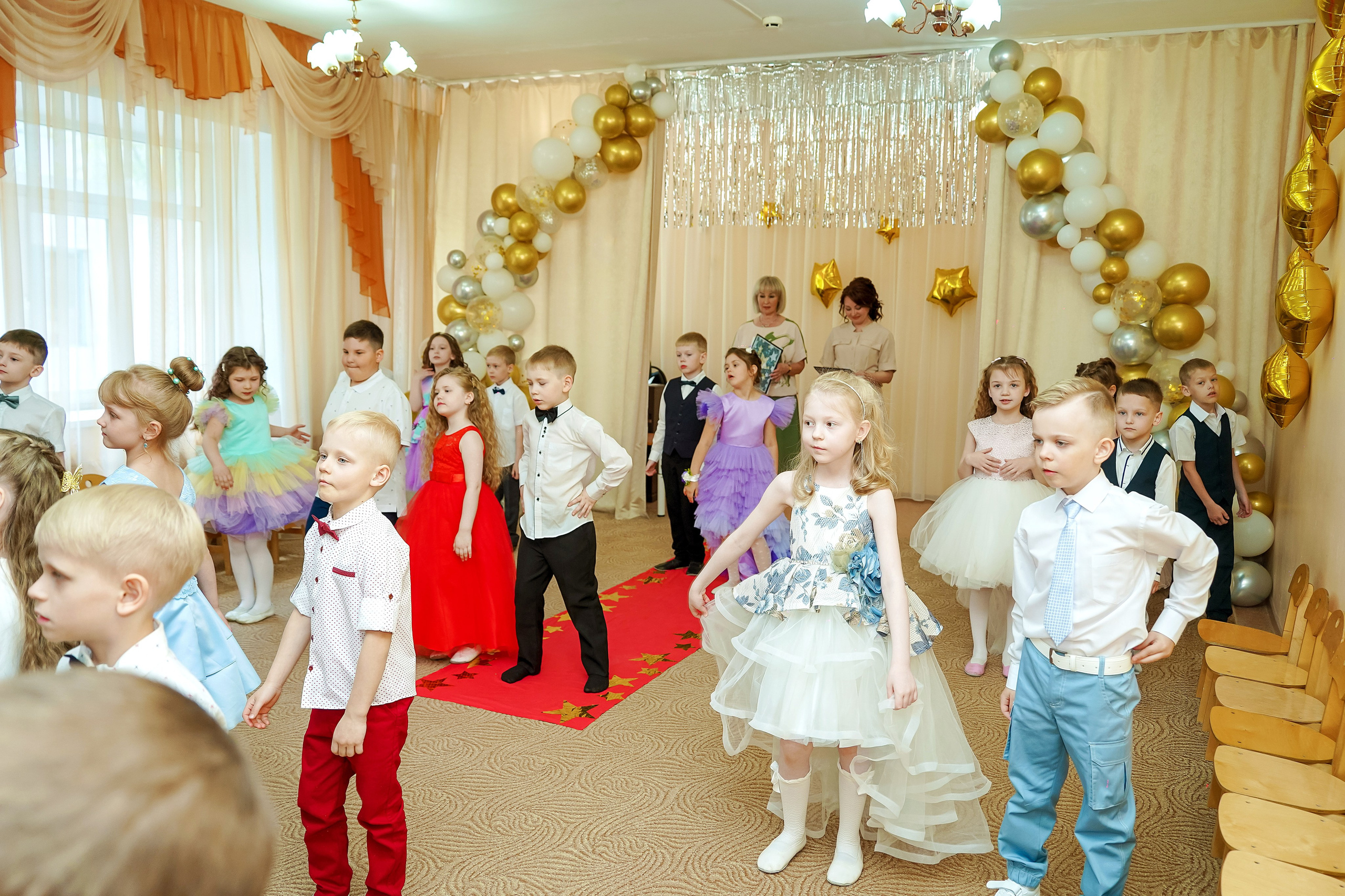 Фотосъемка видеосъёмка фотограф видеооператор новогодних утренников  в. Фотограф, видеооператор Нина Коршунова