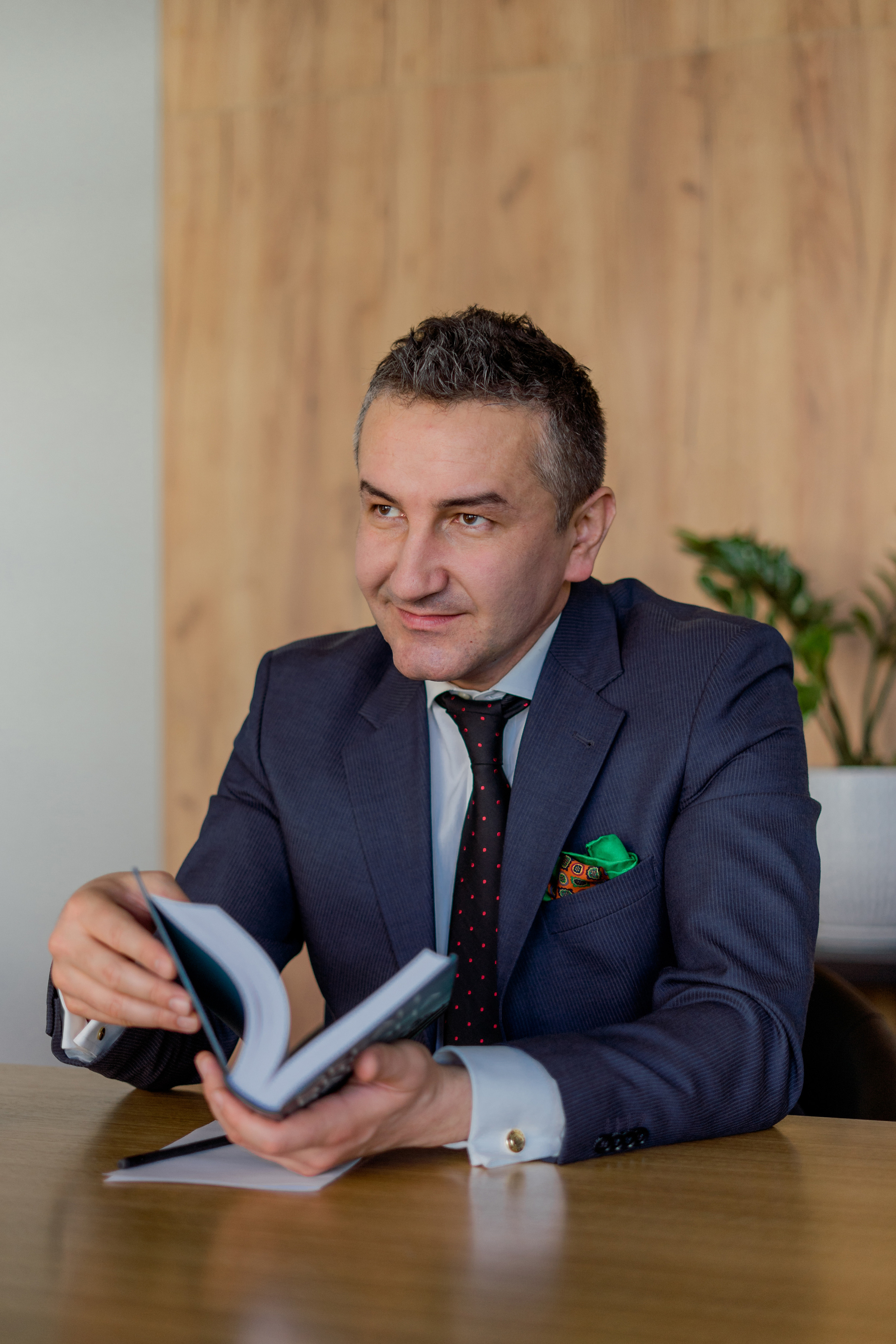 Даниил. Бизнес портрет. Фотограф в Египте, Хургаде, Луксоре, Сафаге. Фотограф по всему миру