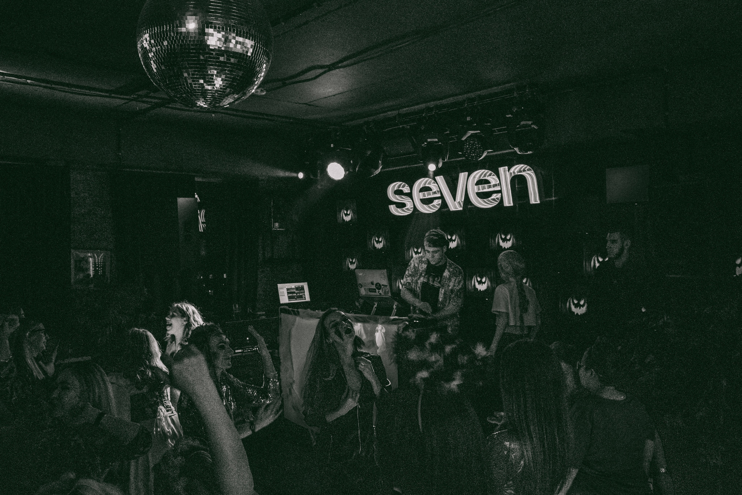SEVEN bar — Хэллоуин 02.11.24