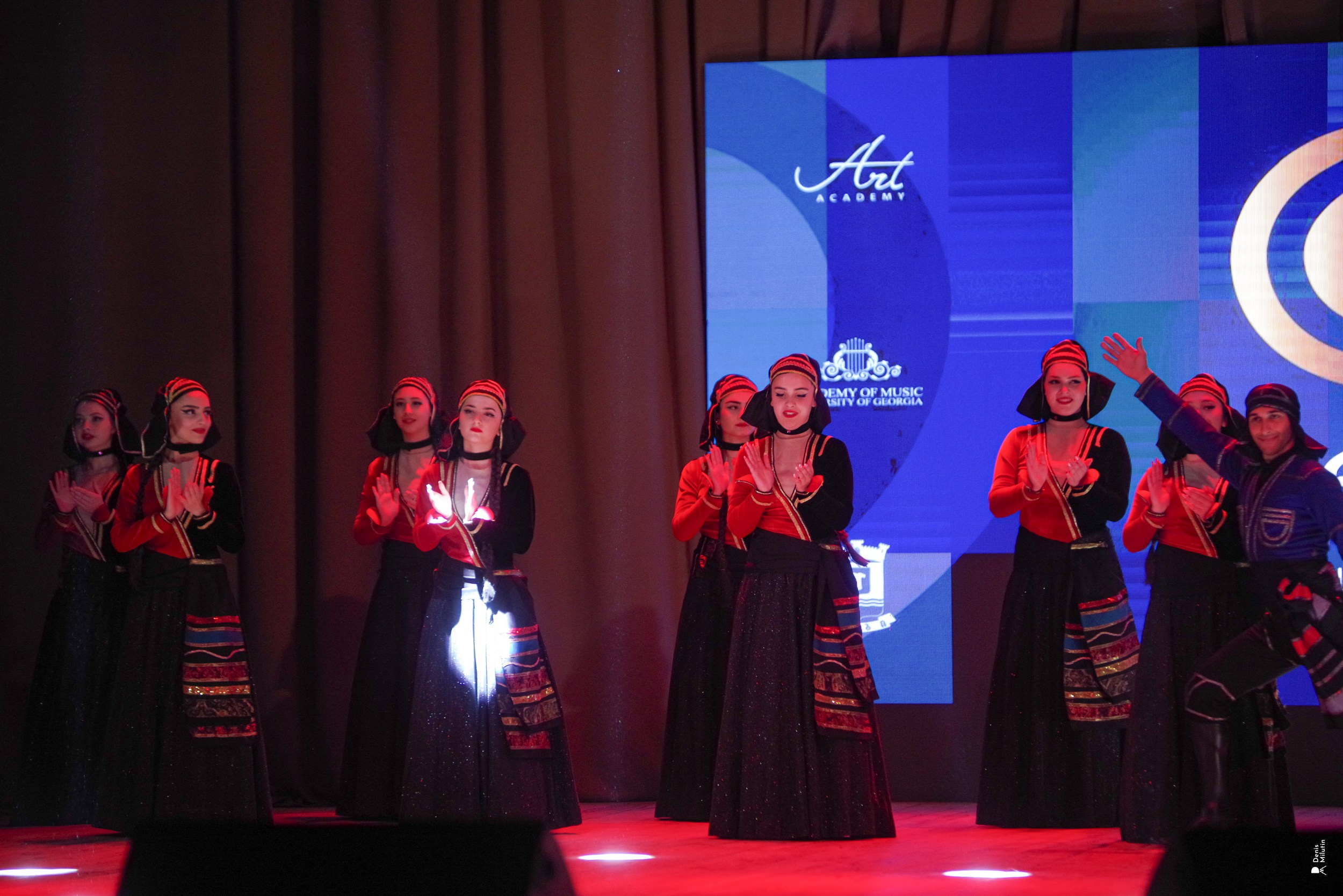 Танцы в Хоби. Портретный фотограф Денис Милютин