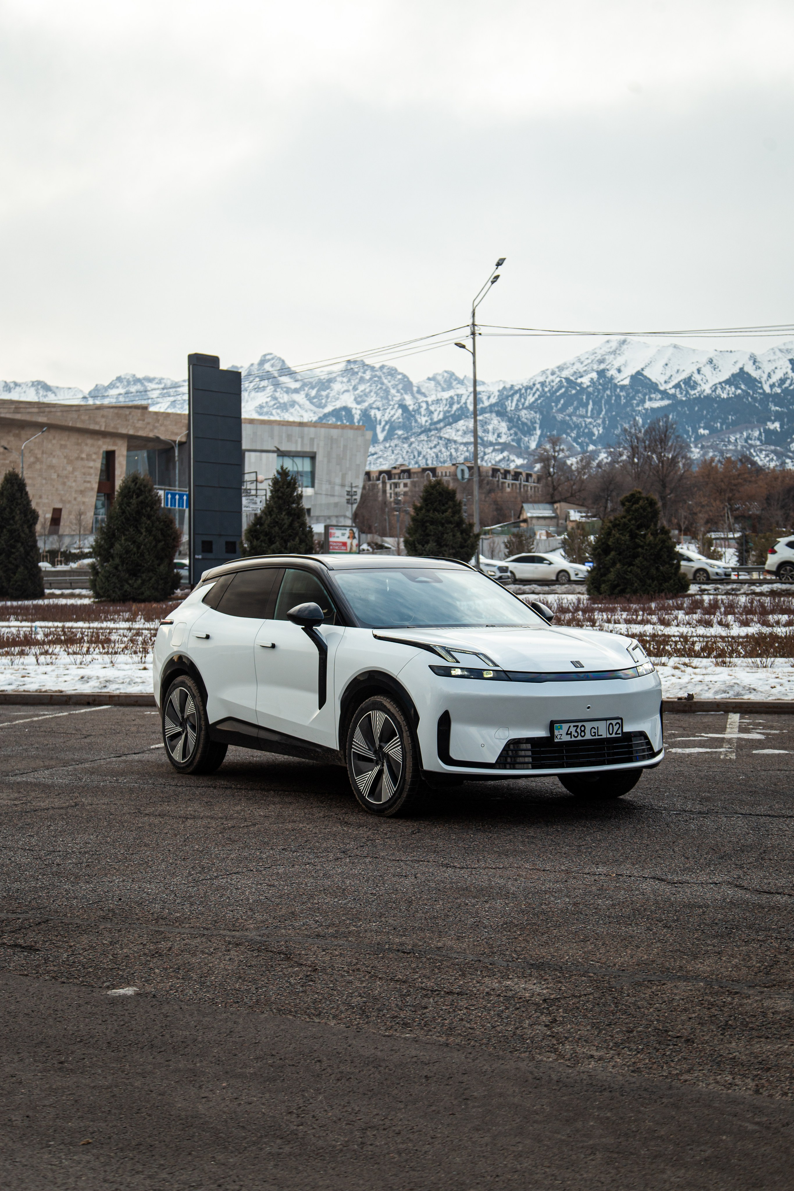 Lynk&Co 08 EM-P. Рекламный и портретный фотограф в Алматы — Серекпаев Танирхан