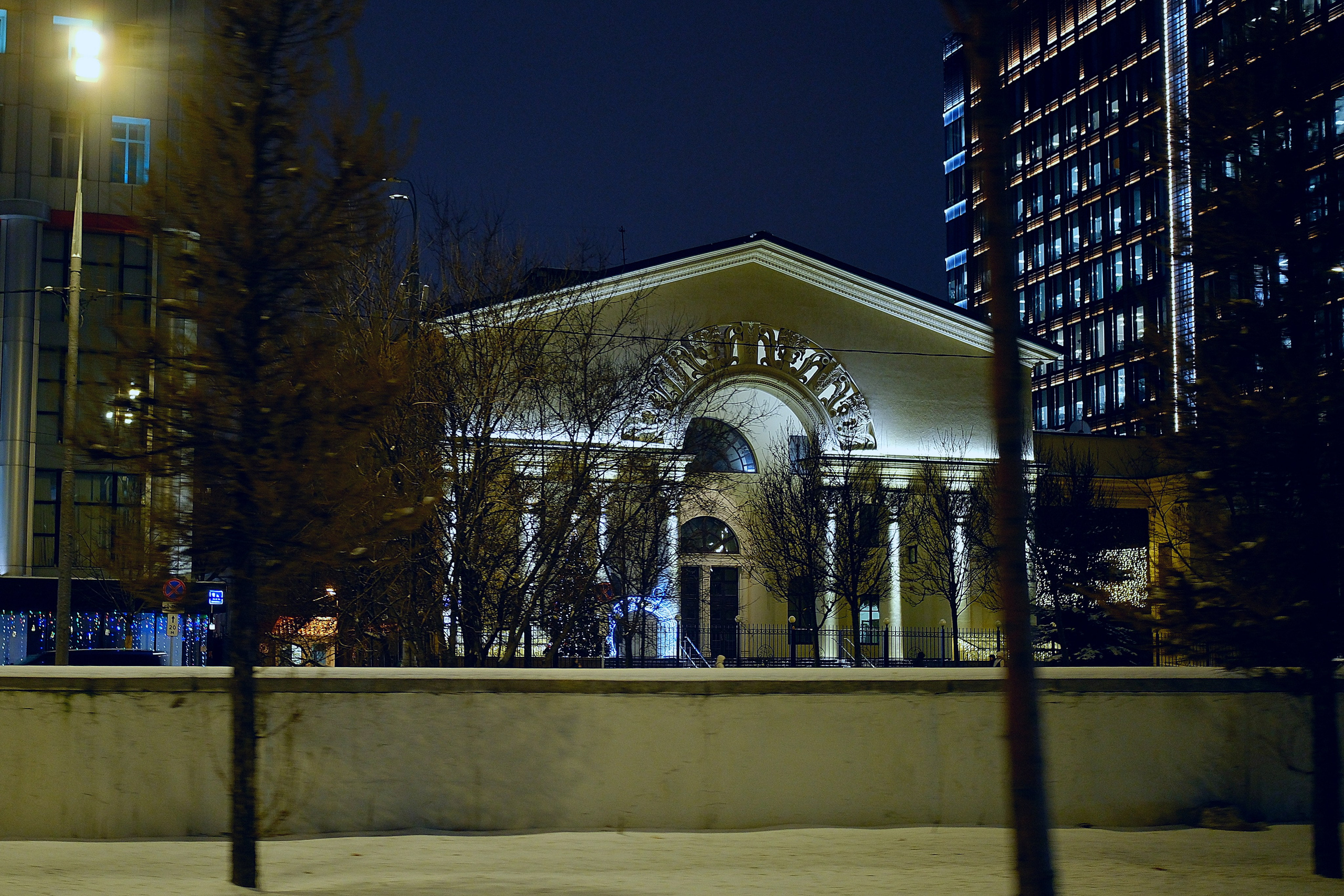 Улица, люди, жизнь…