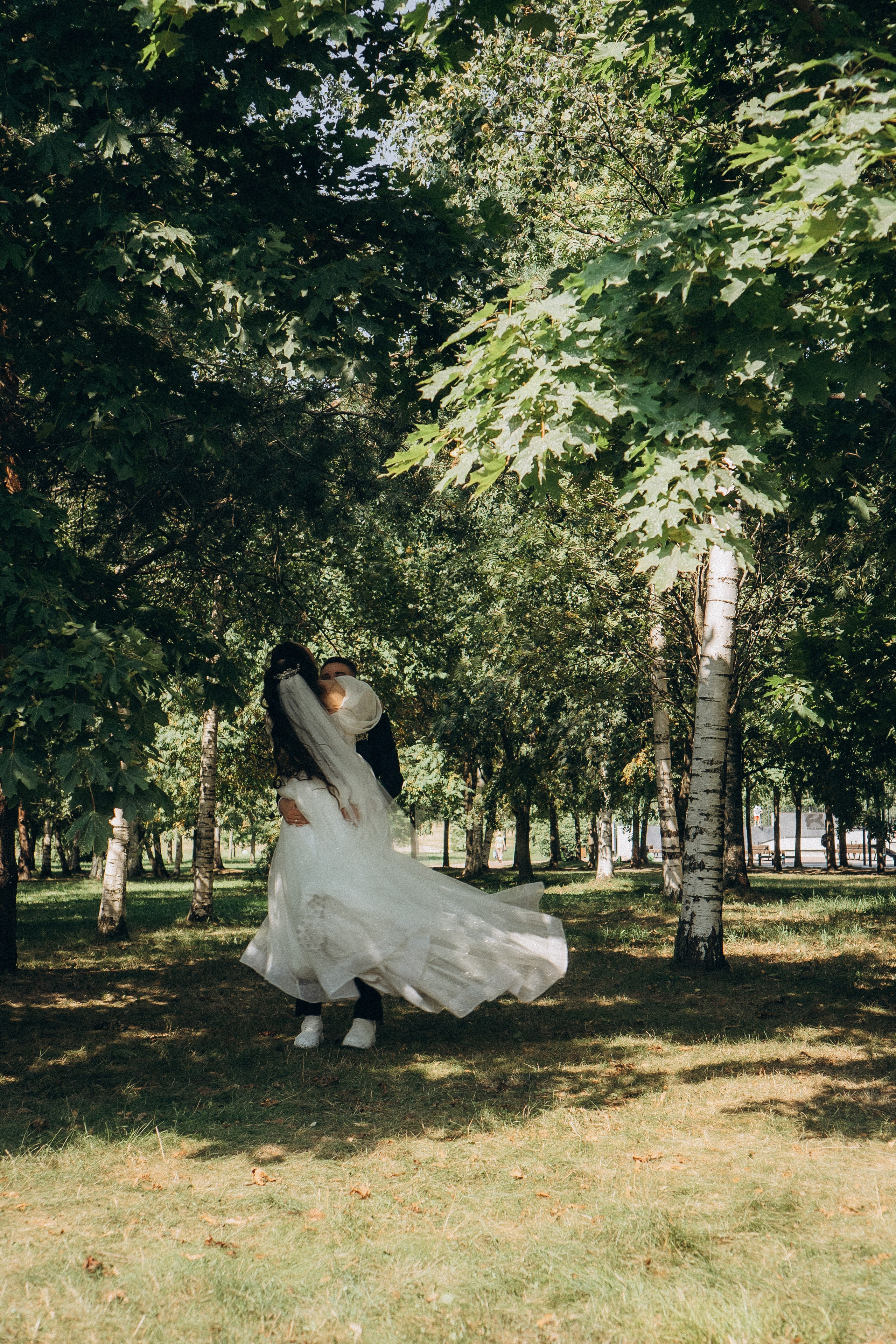 СВАДЕБНАЯ СЬЕМК В ПАРКЕ 300-ЛЕТИЯ. Профессиональный фотограф, Санкт-Петербург — Виктория Богомолова