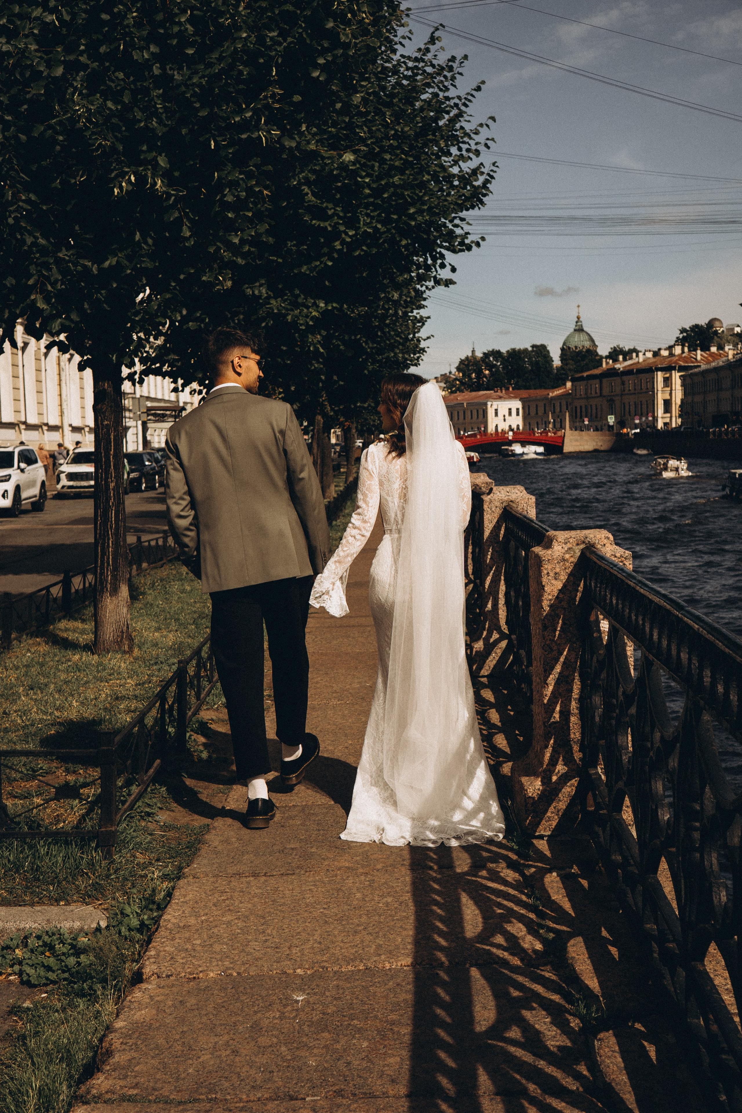 СВАДЕБНАЯ ПРОГУЛКА ВОЗЕ ИСАИКЕВСКОГО СОБОРА АСТОРИИ И ЗАКОНОДАЛЕТНОГО СОБРАНИЯ. Профессиональный фотограф, Санкт-Петербург — Виктория Богомолова