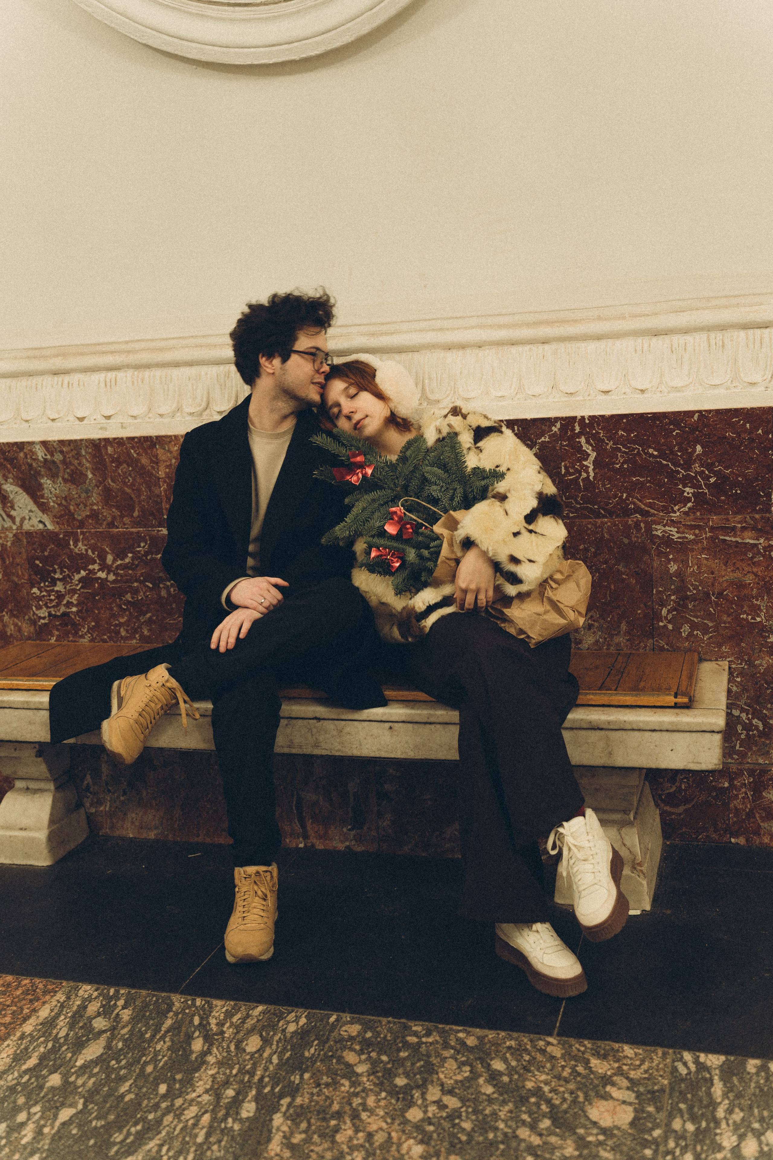 НОВОГОДНЯЯ ФОТОСЕСИИЯ ПАРЫ В МЕТРО ЛЮБОВЬ. Профессиональный фотограф, Санкт-Петербург — Виктория Богомолова