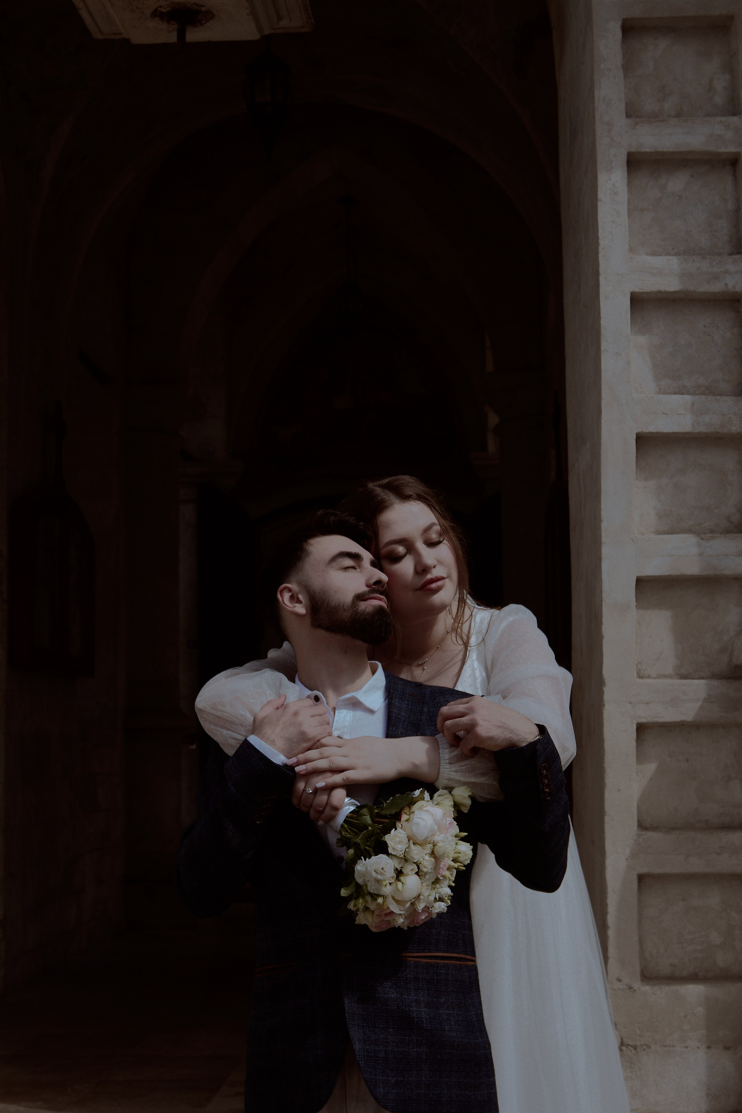 Виктория и Даниэль. Владимирский храм. Фотограф лавстори Москва/МО Приятелева Ангелина