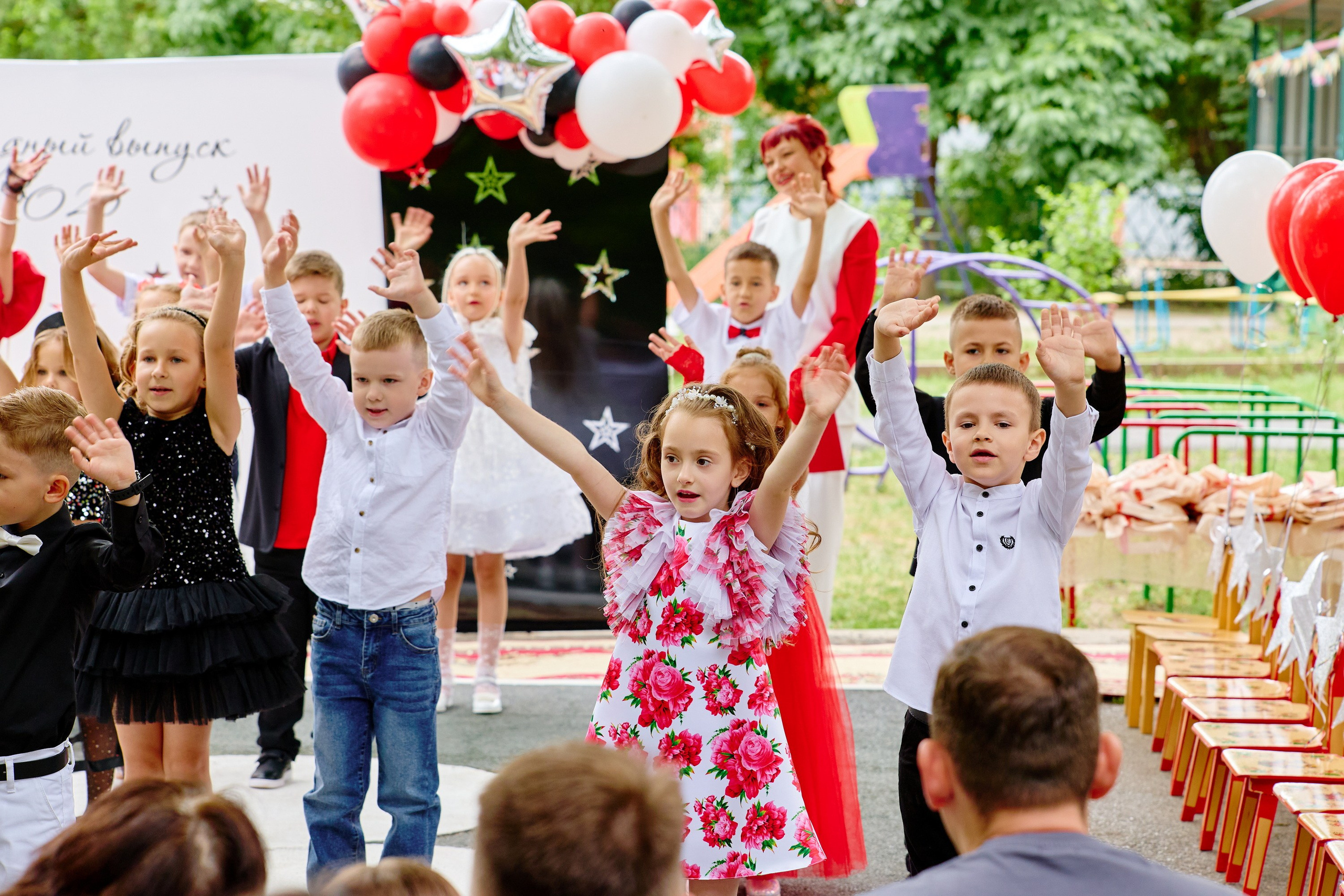 Выпускной 45 сад. Фотограф Выпускные альбомы Таганрог Сергей Коробченко