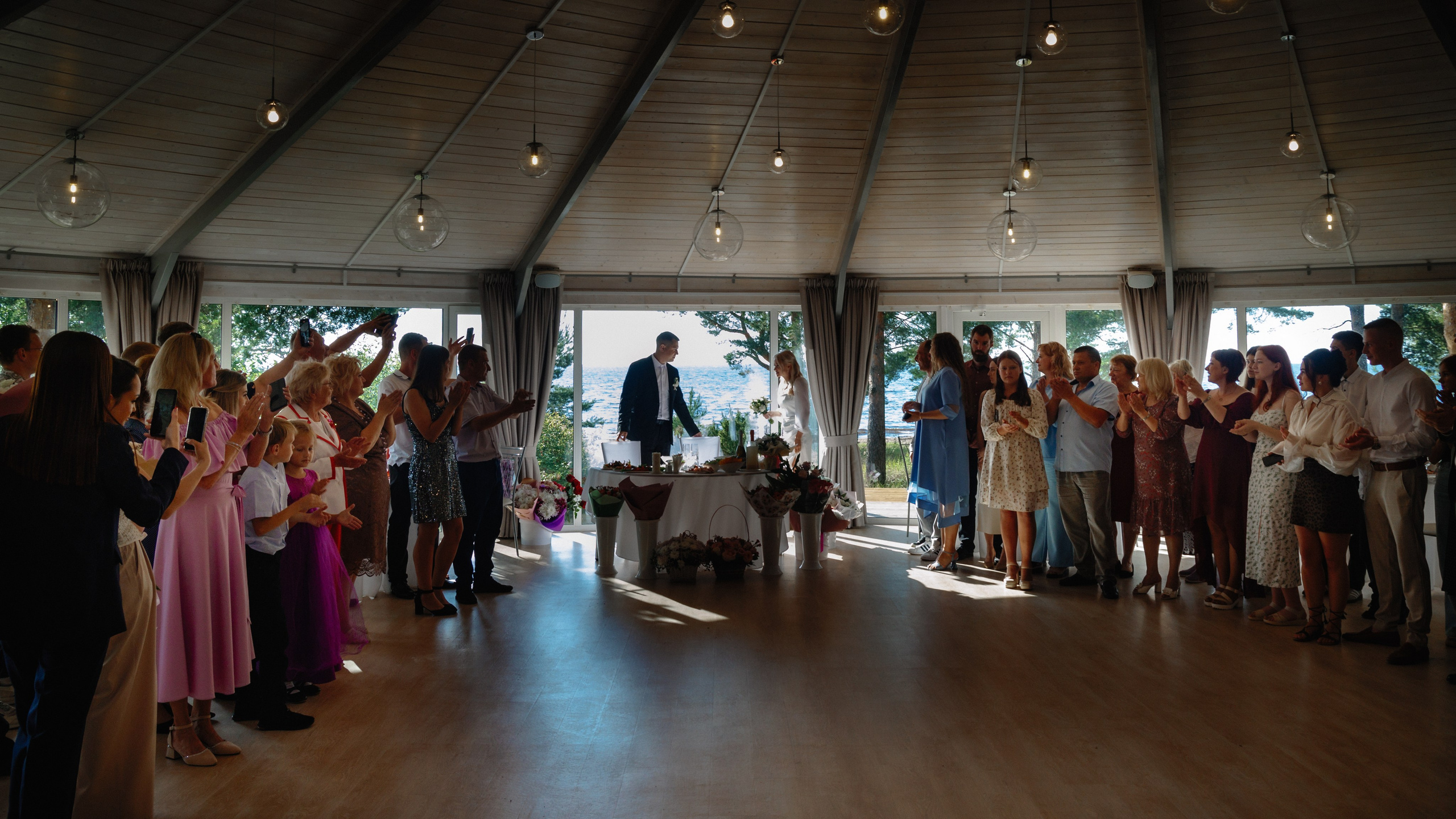 Максим и Ирина на базе Заостровье банкет. Свадебный и семейный фотограф в г. Волхов Алексей Кочерыжкин