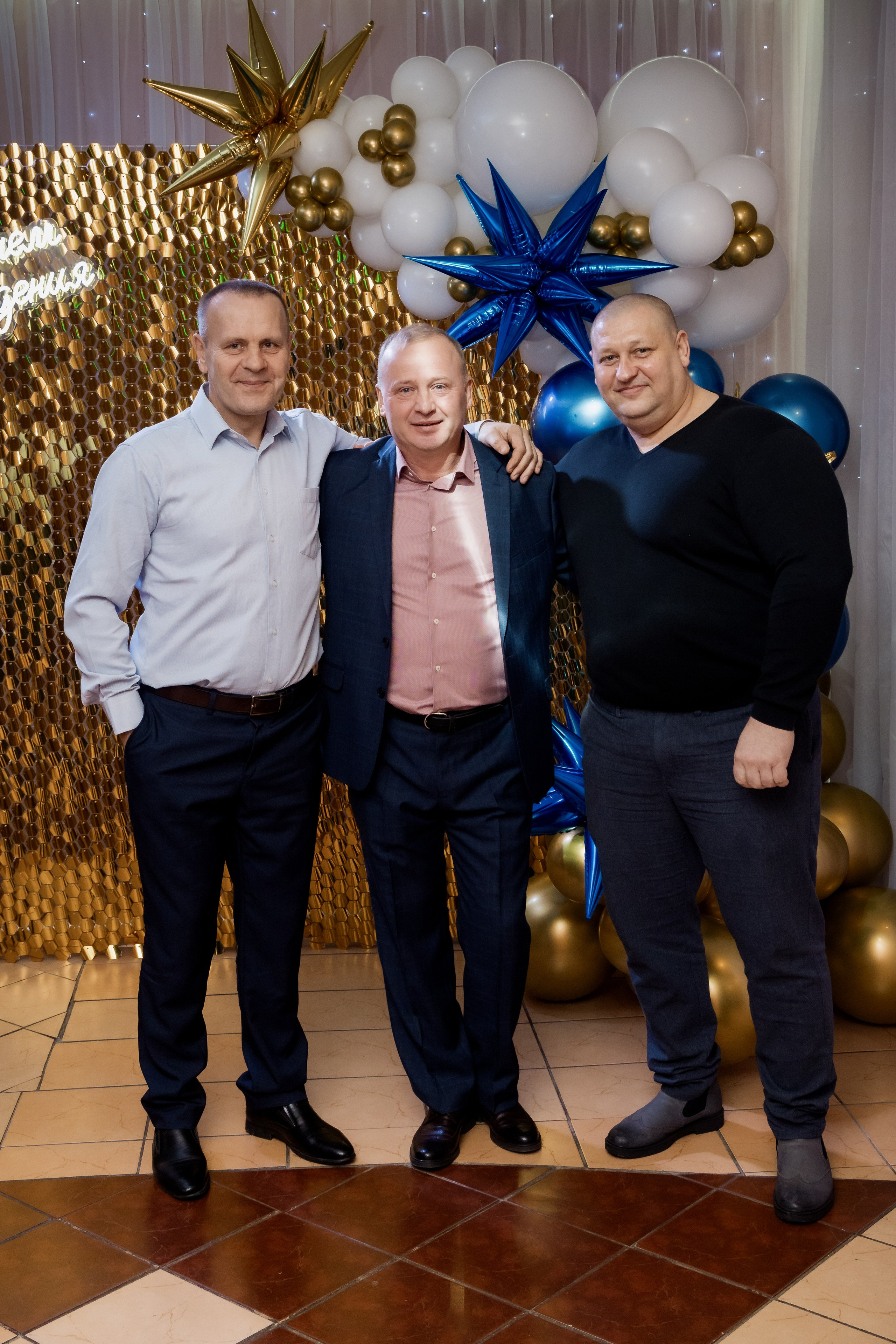 Юбилей Николаю в кафе Зеркальное, г. Сясьстрой. Свадебный и семейный фотограф в г. Волхов Алексей Кочерыжкин