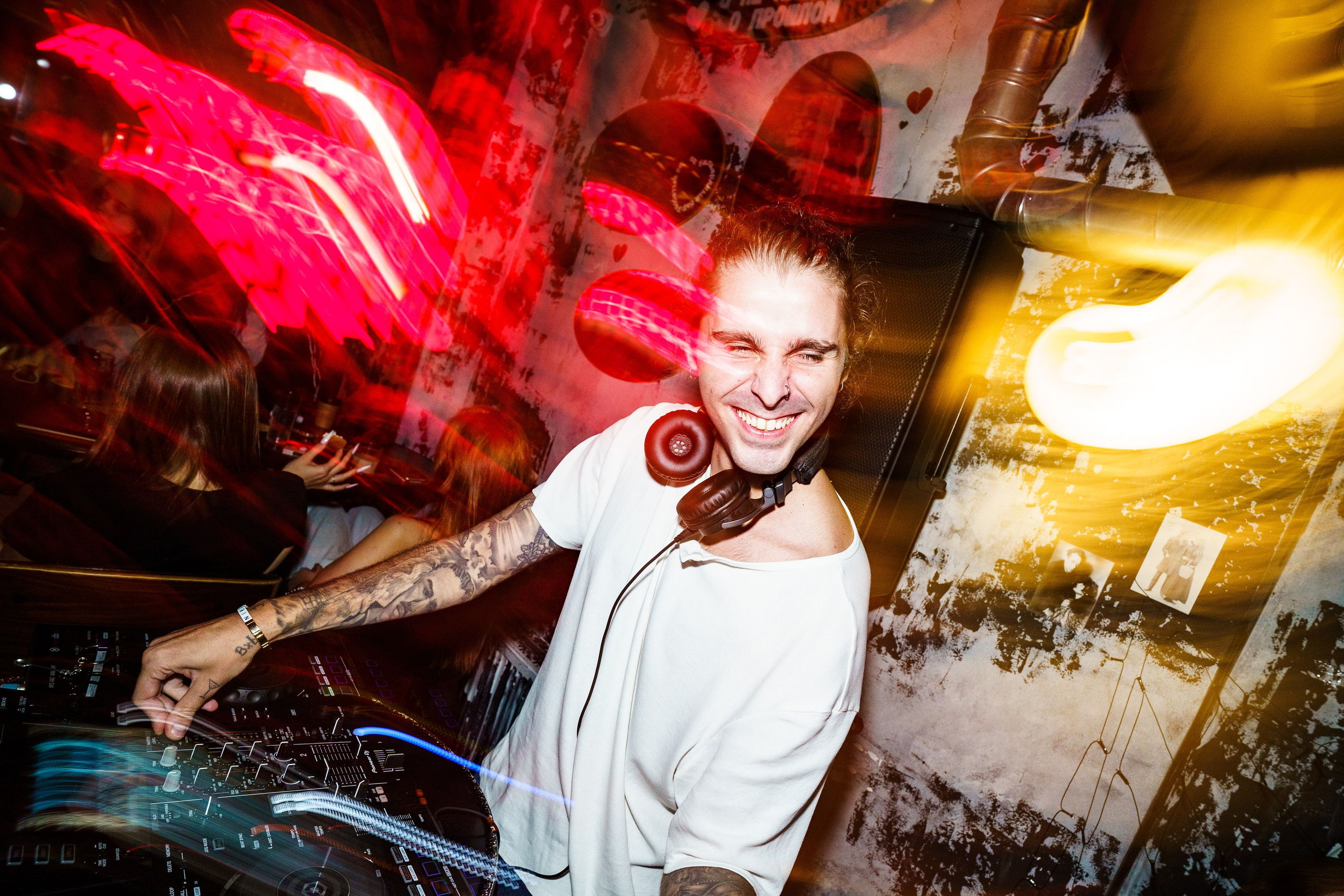 Бар разбитых сердец. DJ Guitacidelli. Концертный и репортажный фотограф в Санкт-Петербурге Слава Пахомов