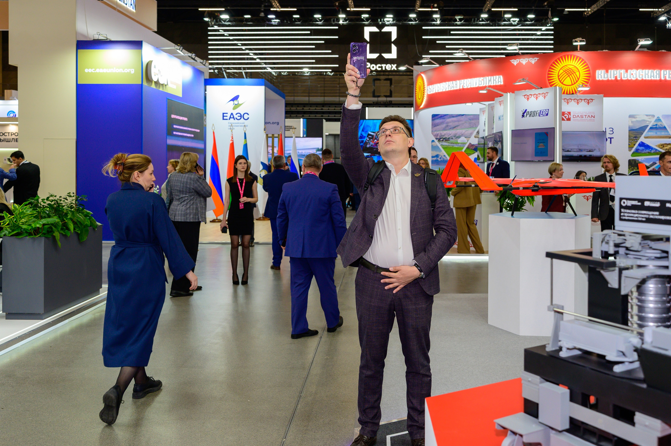 BigindustrialweekBelarus. Фотоуслуги, услуги фотографа, фотографирование важных событий