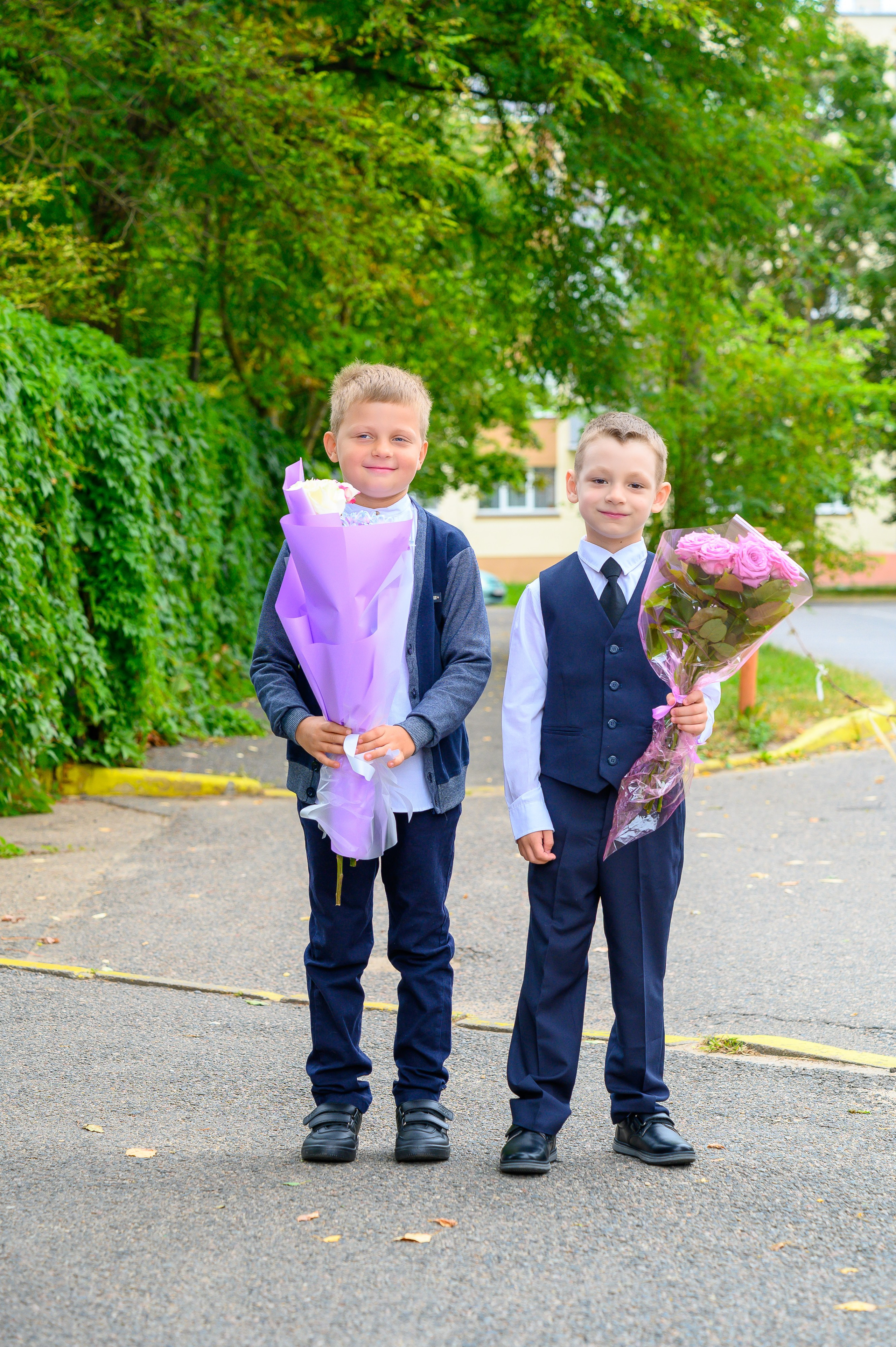 Вот звучит первый звонок, перед этим долгое приготовление к новому этапу в жизни, Яромир идет в школу. Фотоуслуги, услуги фотографа, фотографирование важных событий