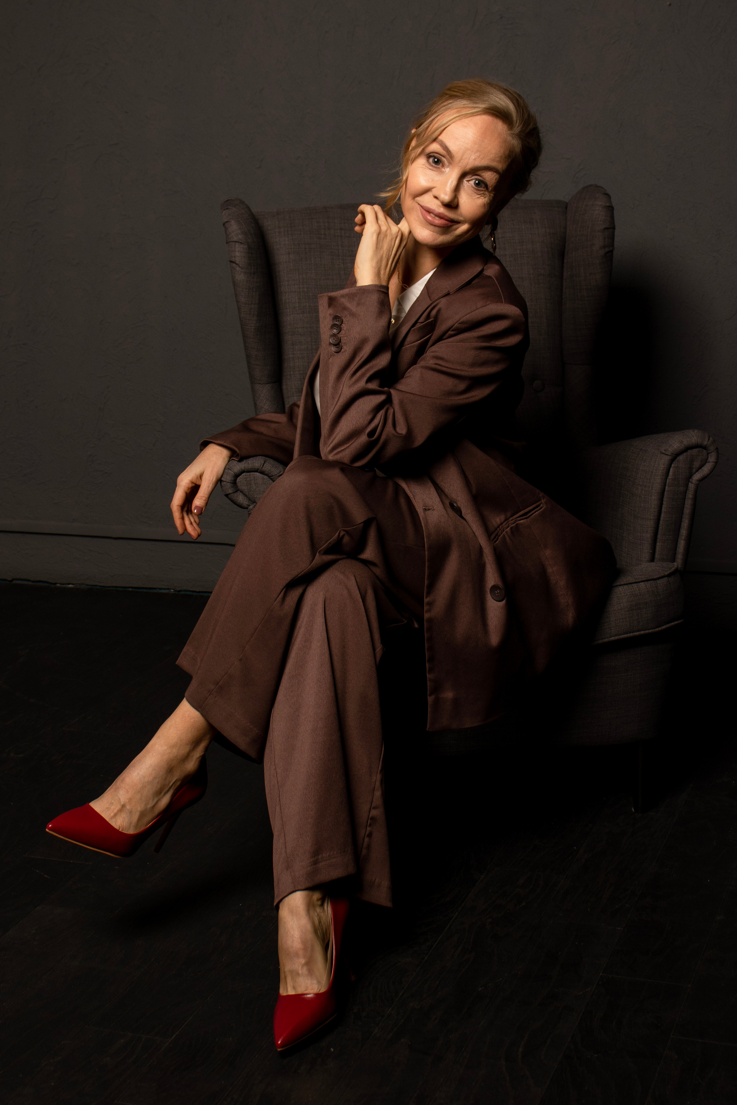 Бьюти съемка, женский портрет,фотограф красноярск, фотограф Алексеева, красноярск, студия, контент-съемка, контент съемка, бизнес портрет, студийная съемка, съемка в студии, возрастная съемка, женский портрет 40 +