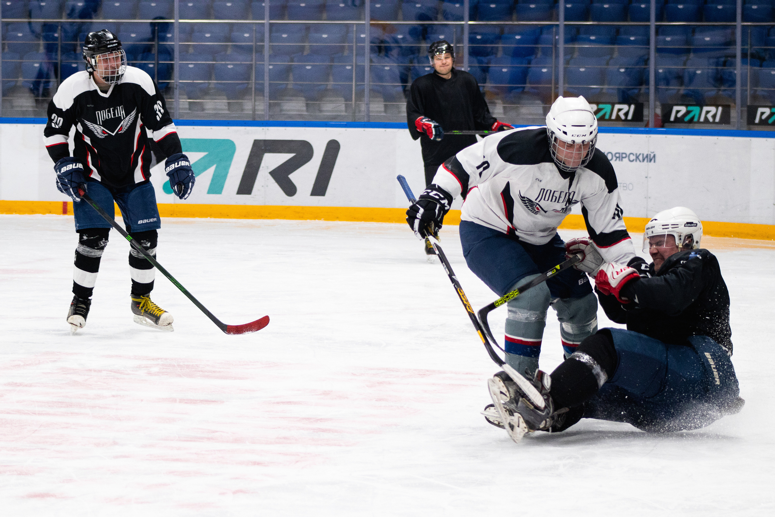 Хоккей, фотограф для спортивной съемки, фотограф для хоккейной съемки, фотограф на репортаж, репортажные фотограф, Красноярск фотограф, хоккей красноярск