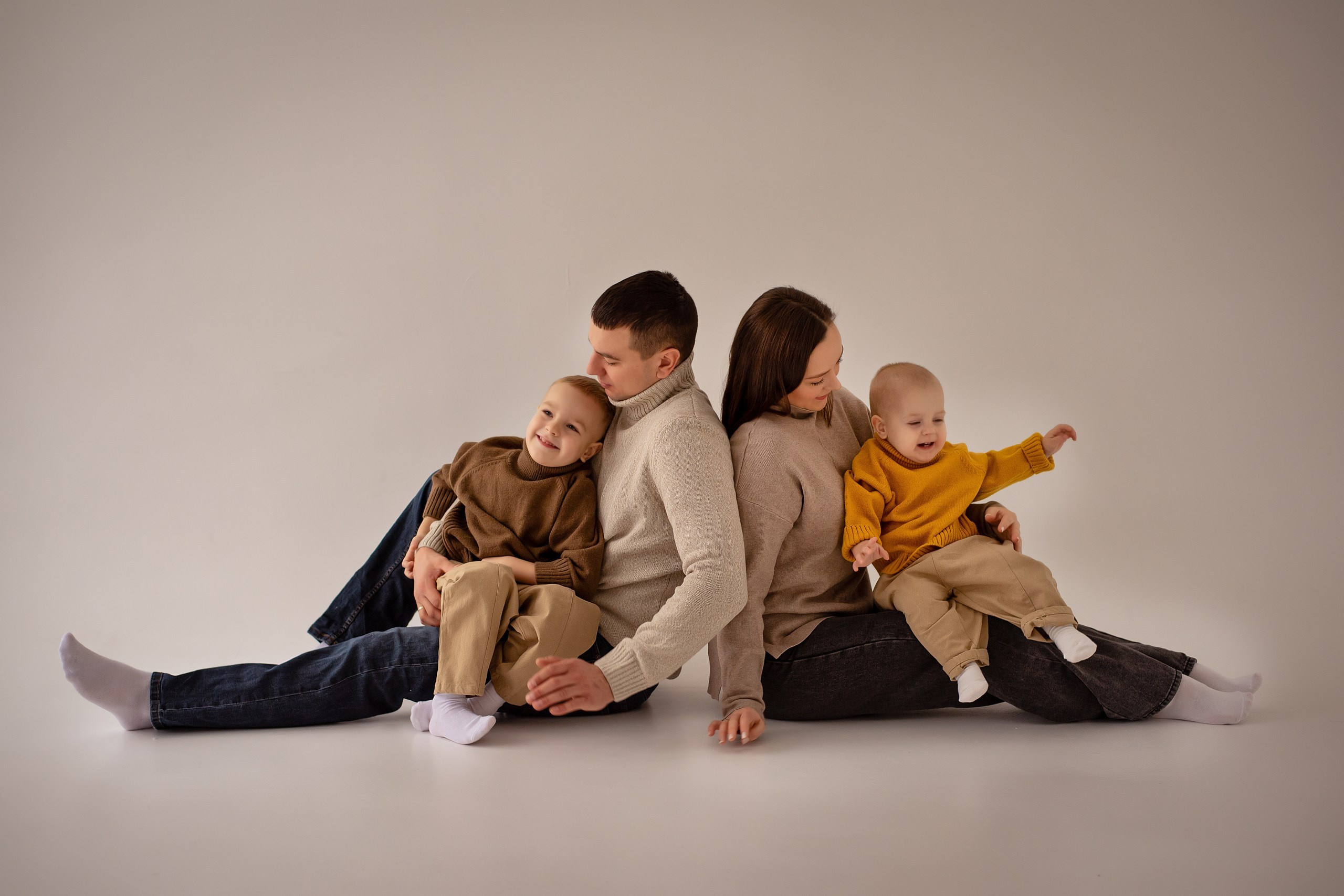 Семейное счастье. Приподаева Алёна семейный и детский фотограф в Красноярске