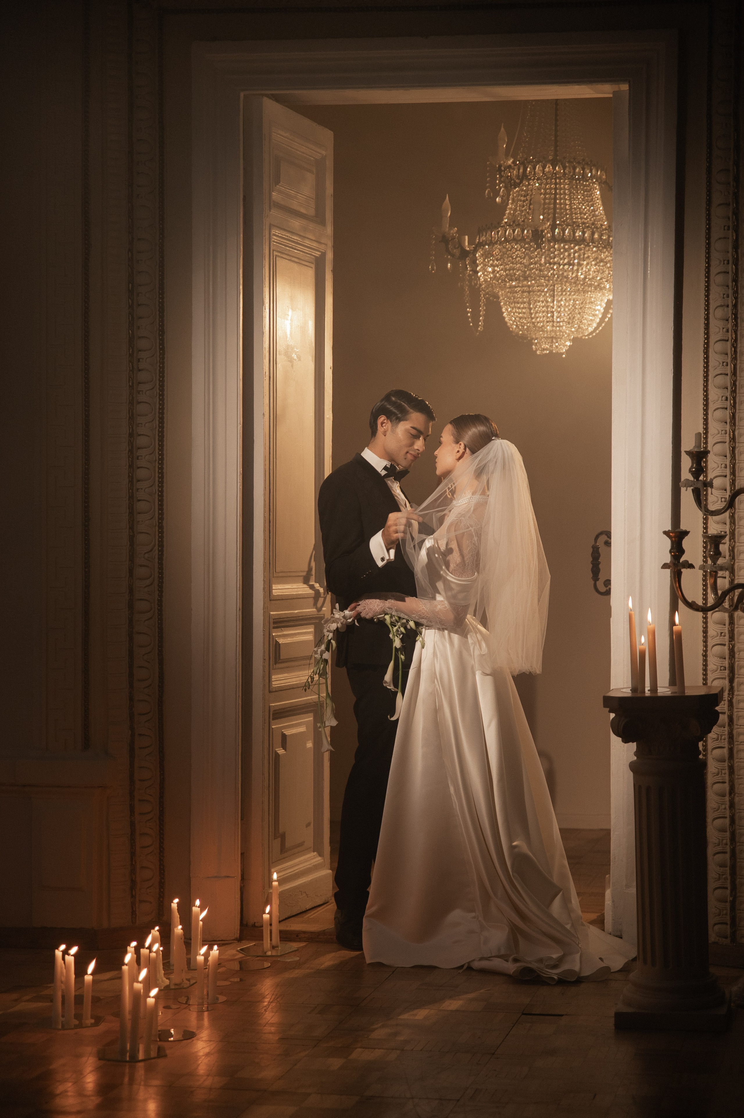 Камерный свадебный ужин при свечах в старинном особняке в фотостудии 21. Kult. Ярослава Ерина — свадебный фотограф в Москве