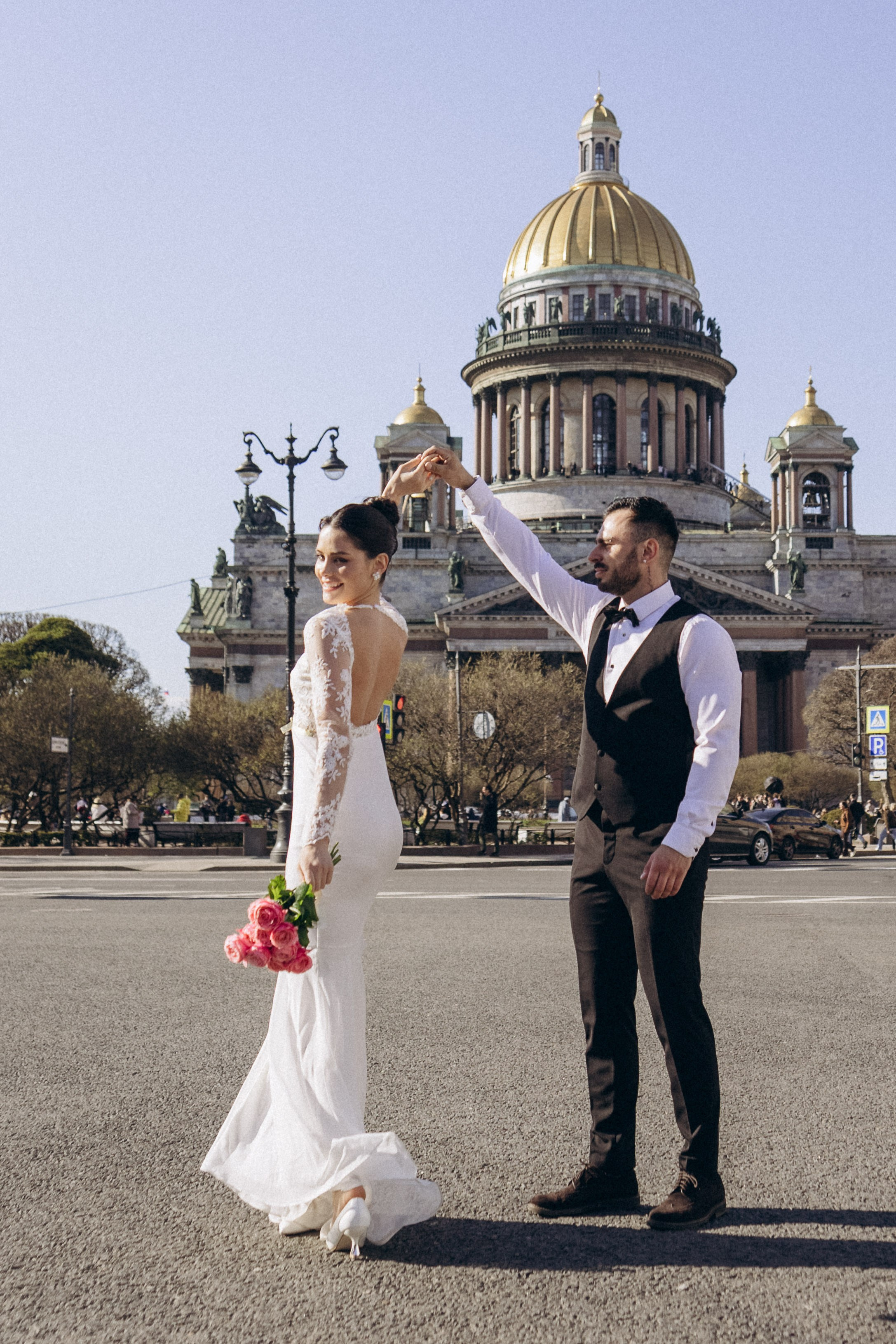 Свадебная прогулка на Исаакиевском соборе. Семейный фотограф в Санкт-Петербурге Екатерина Васильева