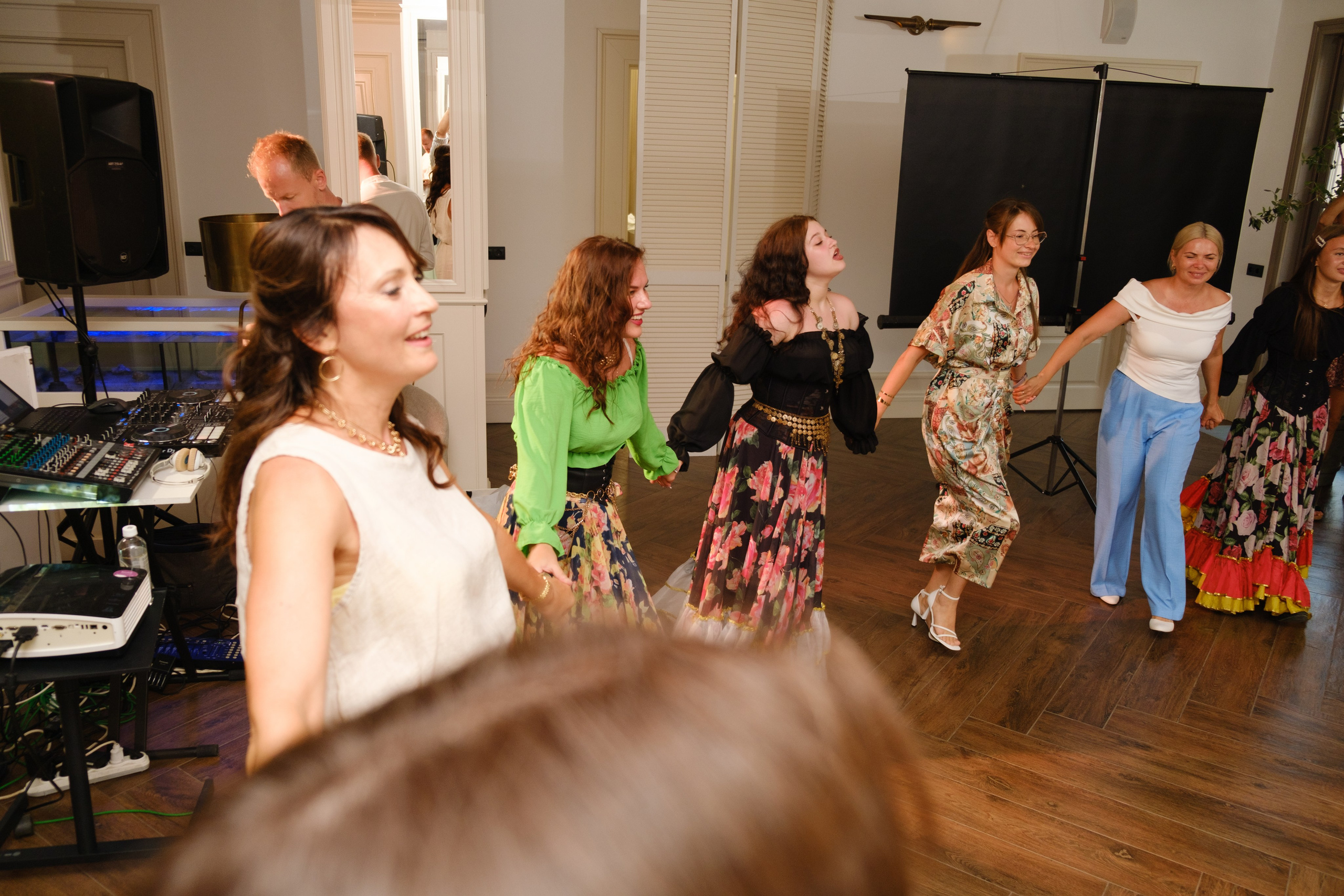 Фотограф на юбилей в Крыму | Съемка дня рождения | Илья Желдак. Профессиональная фотосъемка в Крыму. Натуральные эмоции и живые кадры. Забронируйте дату прямо сейчас!