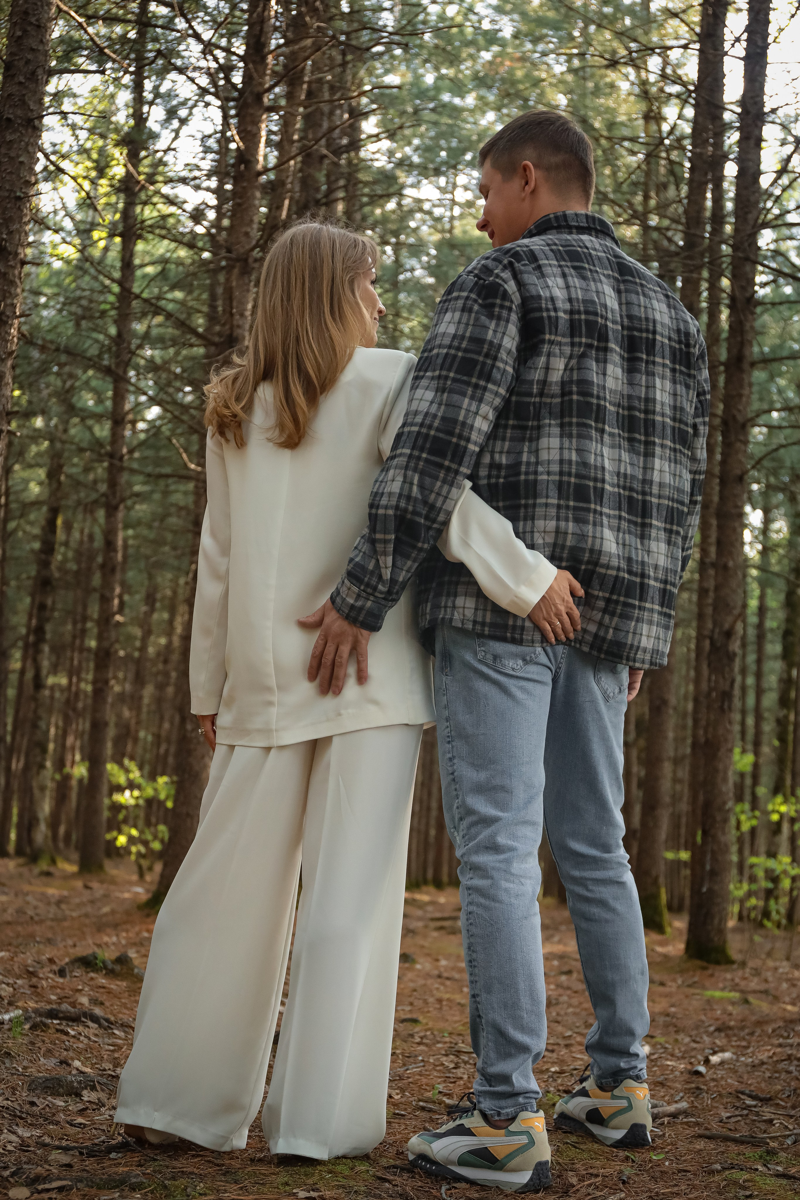 В сосновом лесу. Фотограф г. Хабаровск. Семейные и индивидуальные съёмки