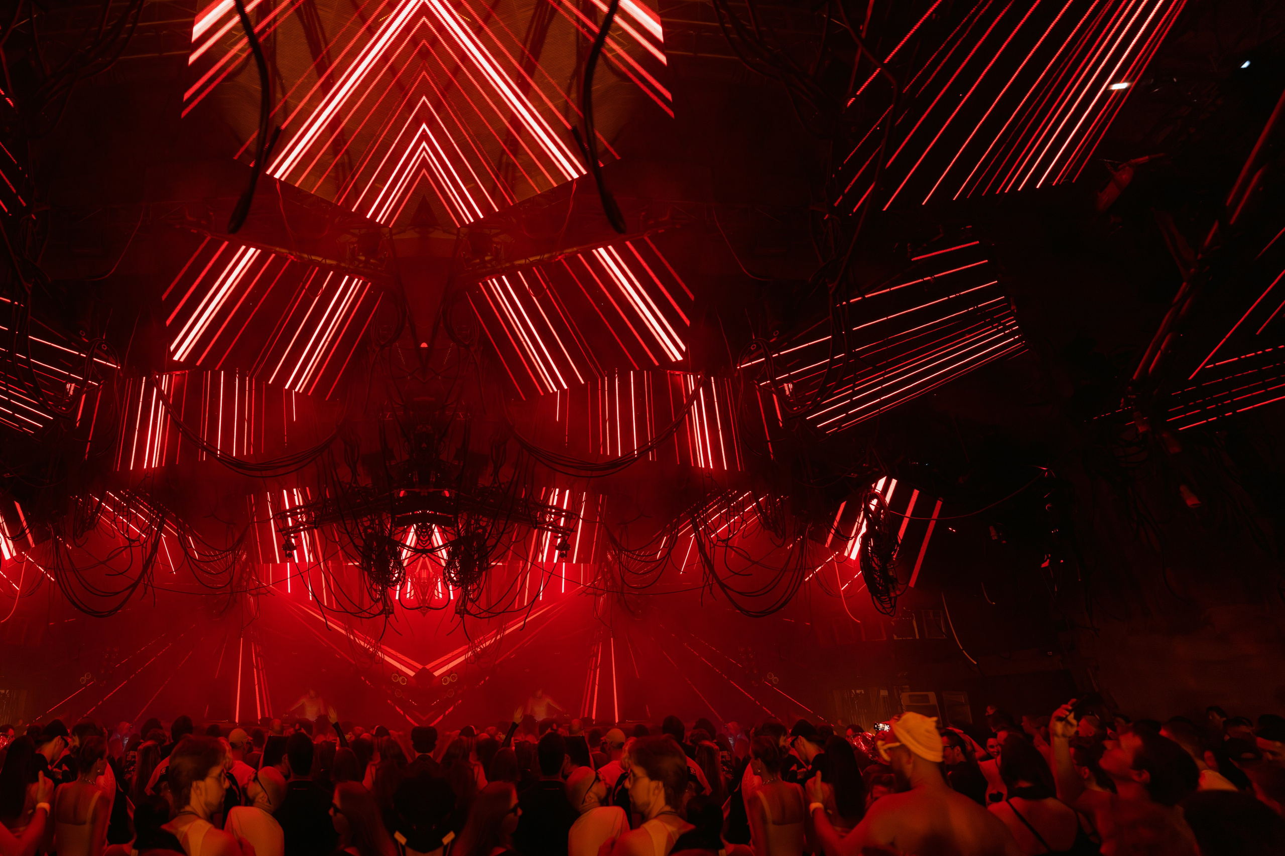 Outline 2024. @tomrus: Рустам Шагиморданов — фотограф