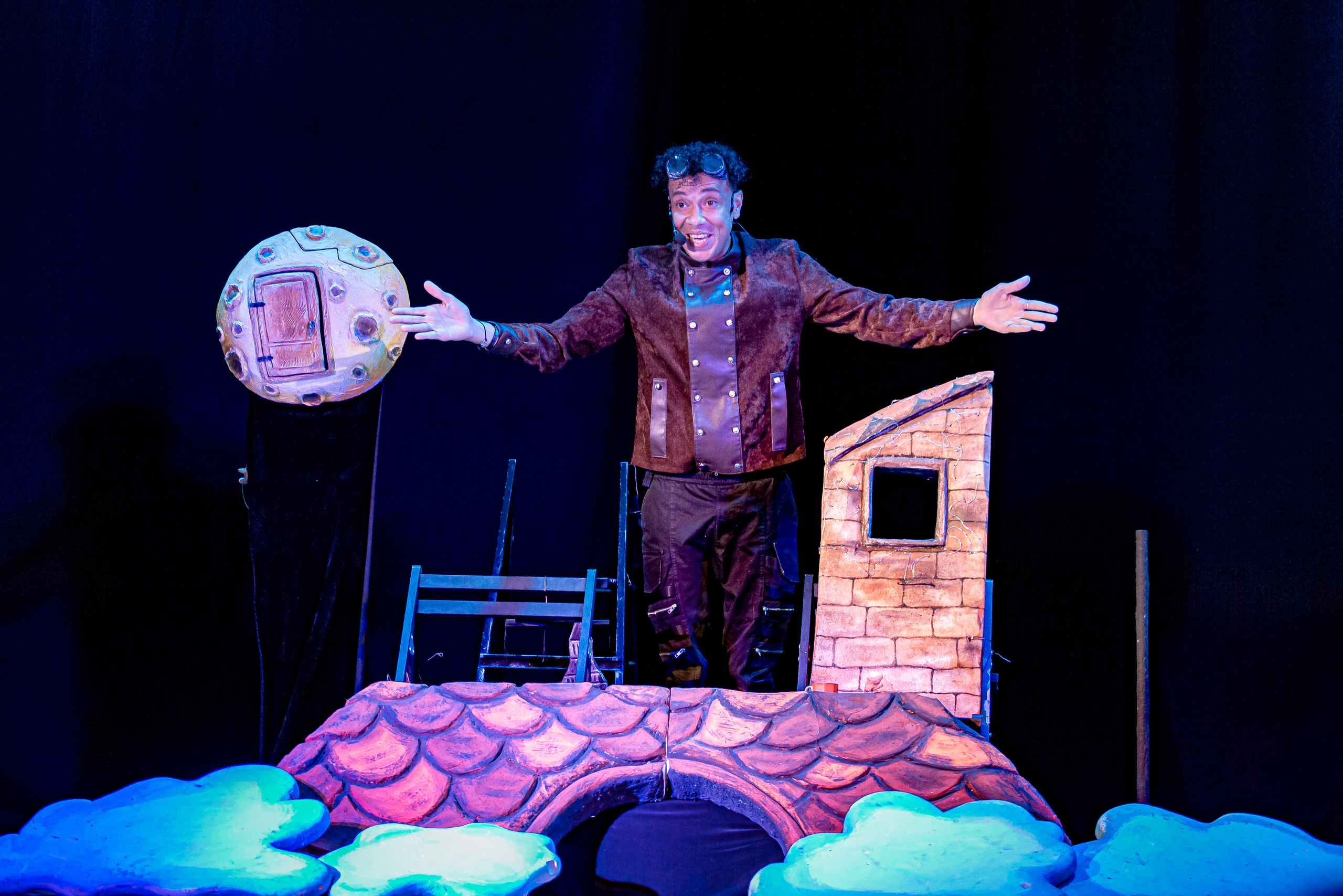 Человек с луны — спектакль кукольного театр Саквояж. Фотограф в Сочи Юрий Шептаев