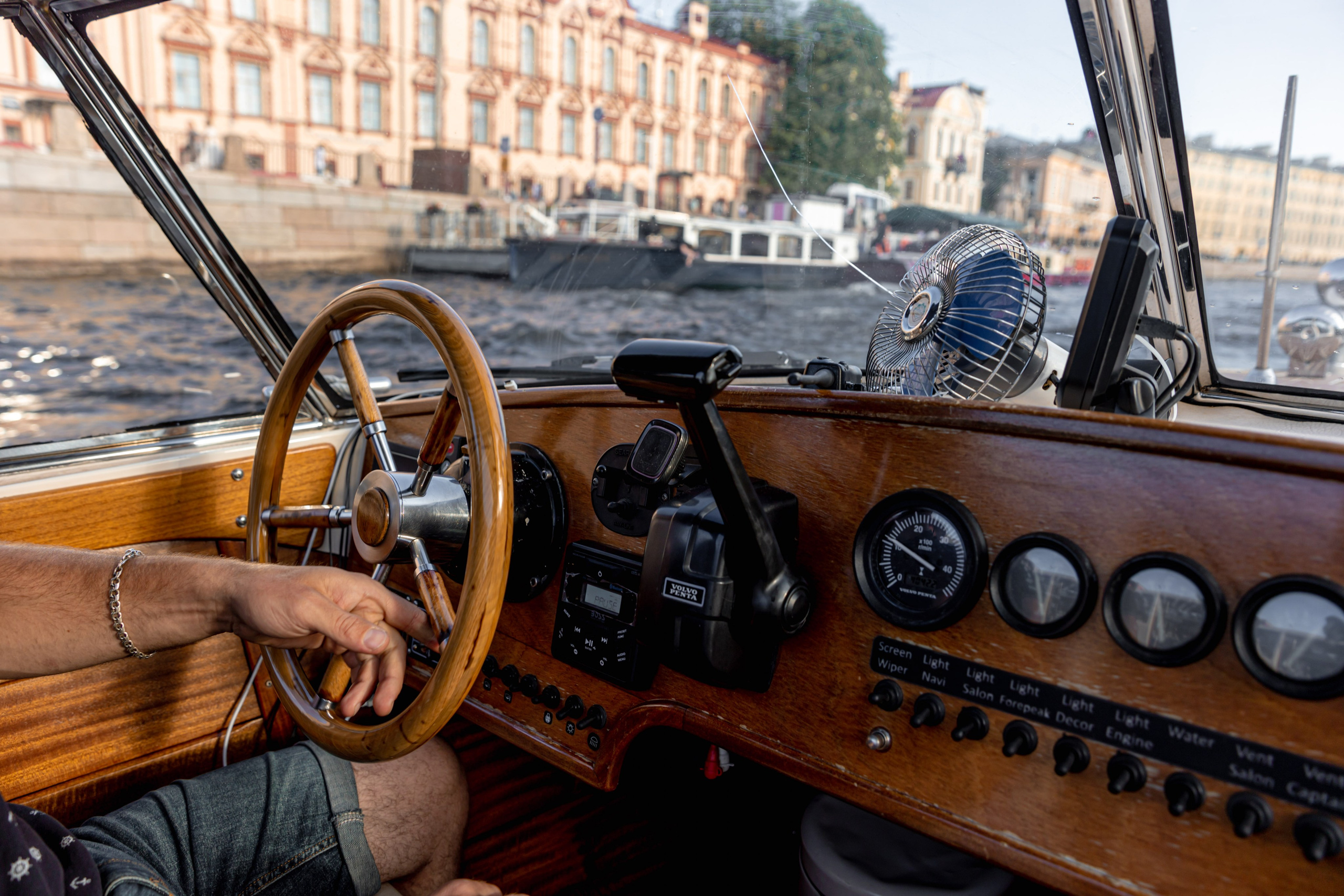 Фотограф на девичник в Санкт-Петербурге. Фотограф на праздник, корпоратив, День Рождения и Юбилей в г. Санкт-Петербурге Алексей Анкушев