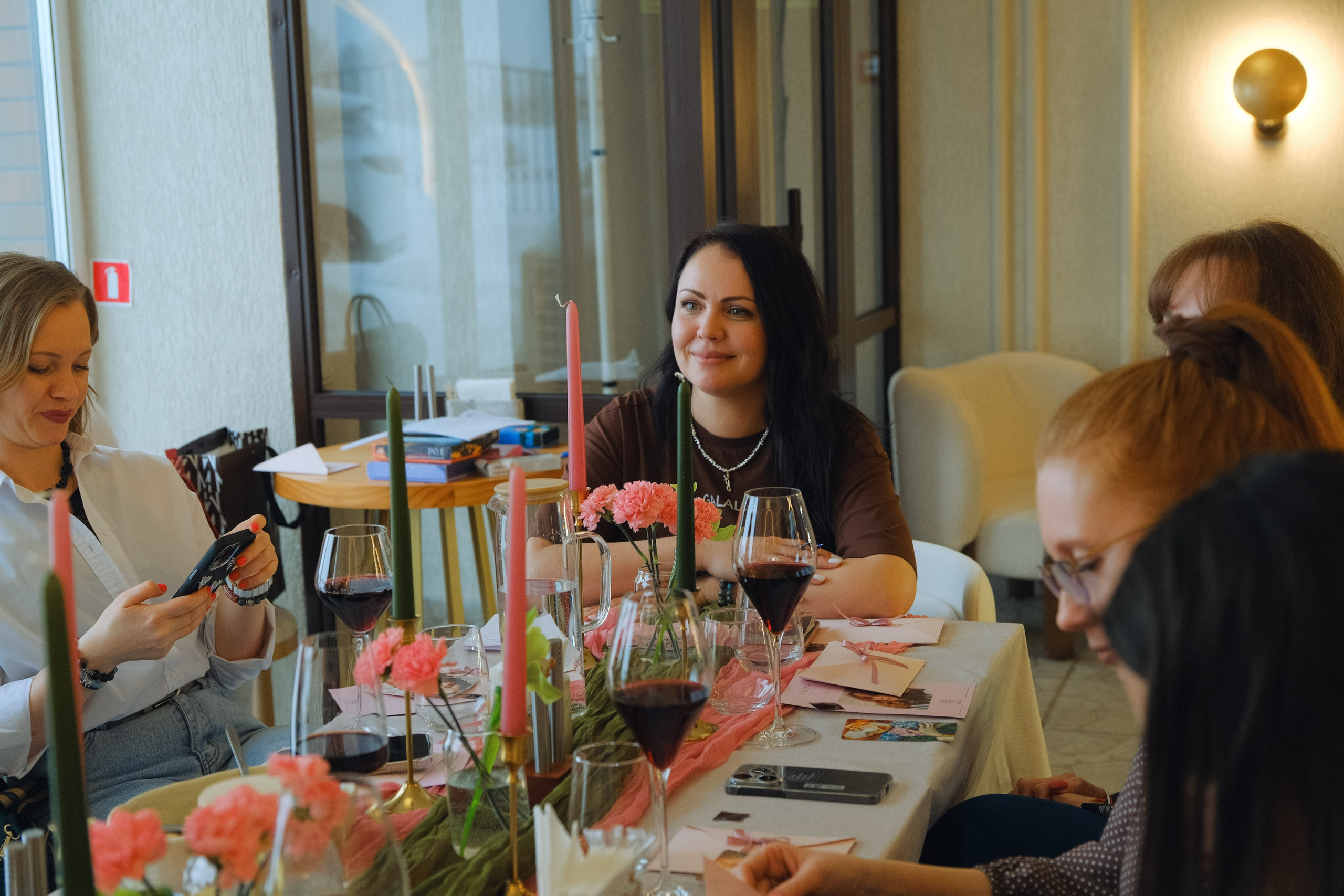 Девичник в кафе Im tun. Фотограф Софья Володкина