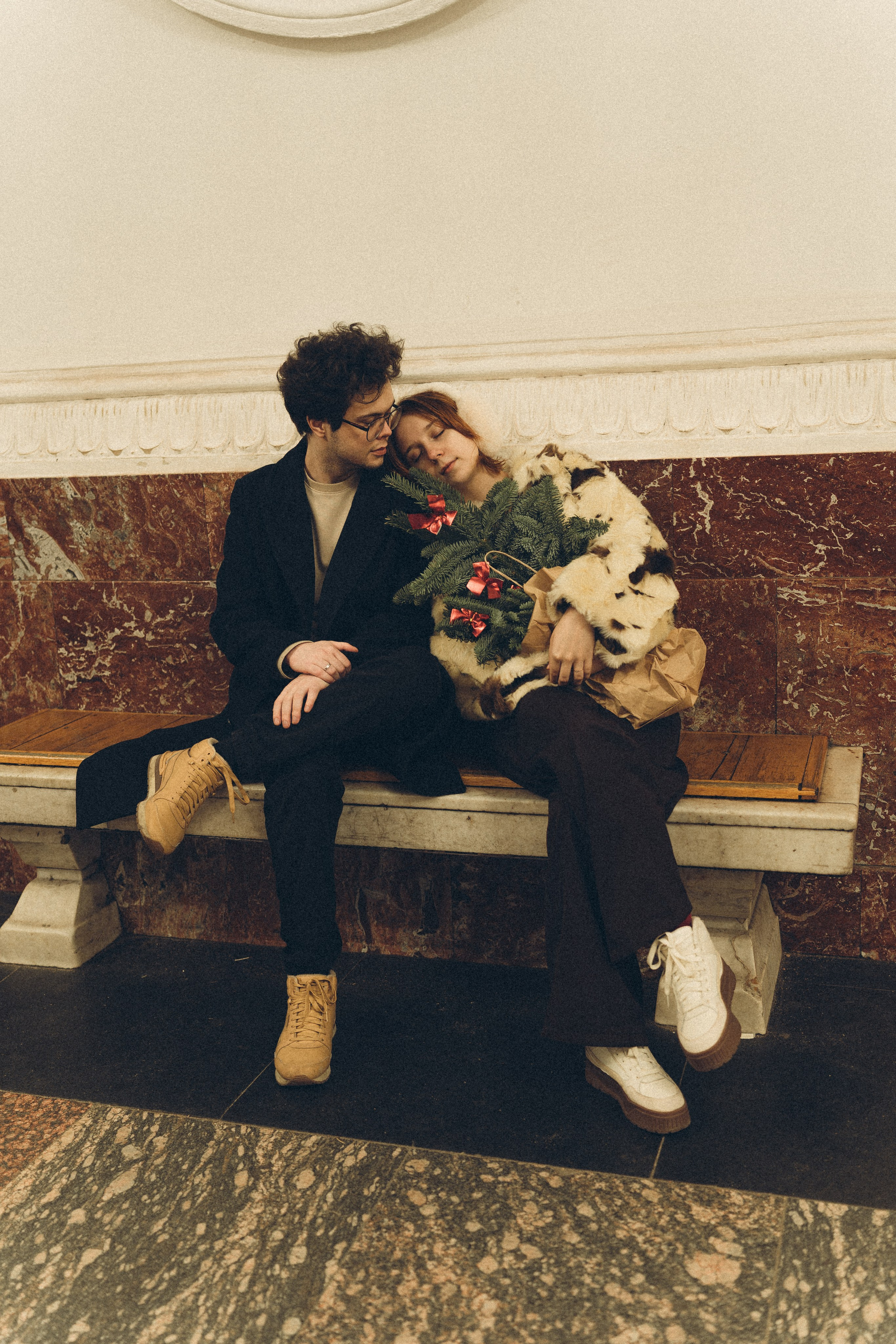 НОВОГОДНЯЯ ФОТОСЕСИИЯ ПАРЫ В МЕТРО ЛЮБОВЬ. Профессиональный фотограф, Санкт-Петербург — Виктория Богомолова