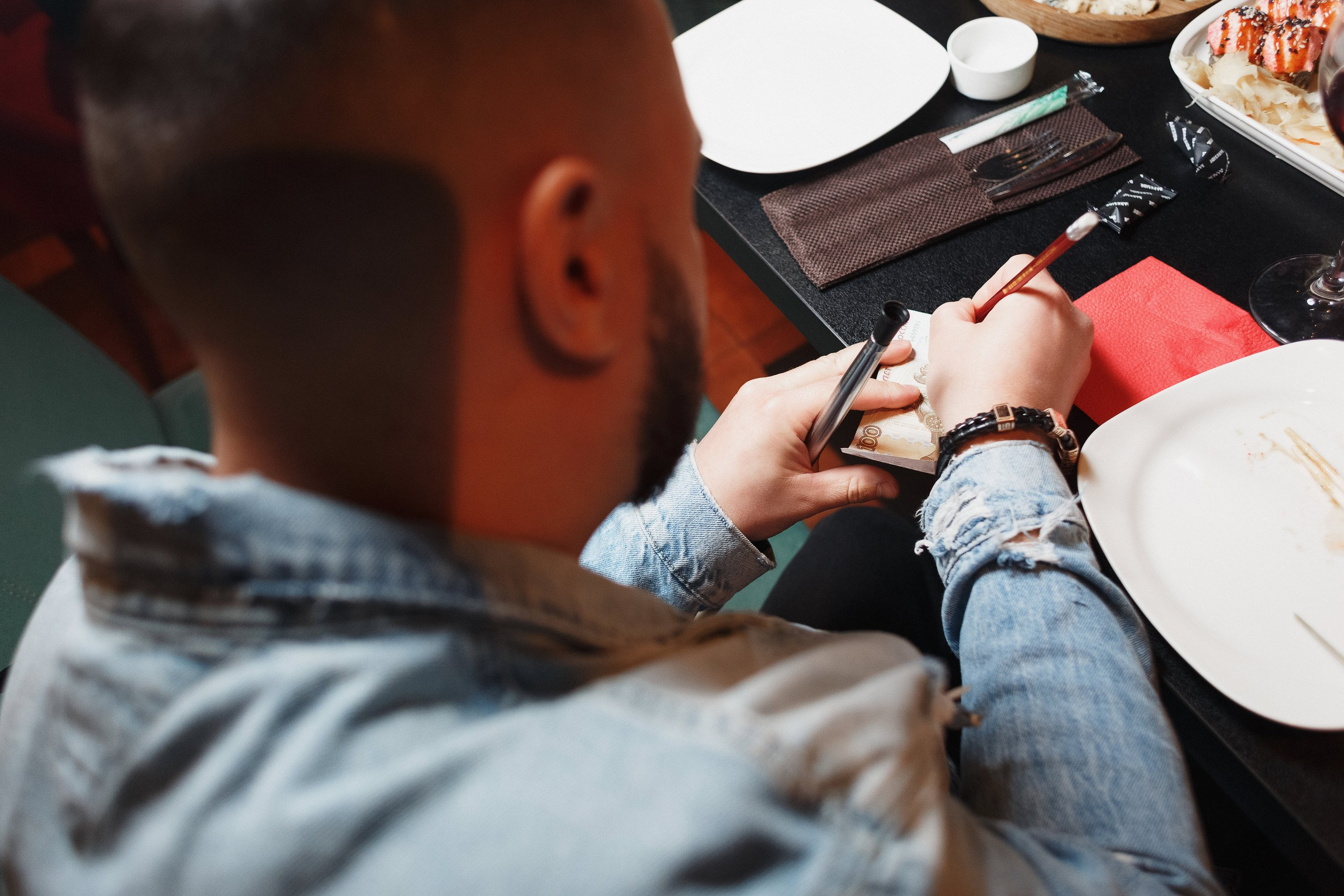 Захватывающий вкус и атмосфера: кальянная в Таганроге Бейкер Стрит. Свадебный и семейный фотограф в Таганроге Бакарюк Антон