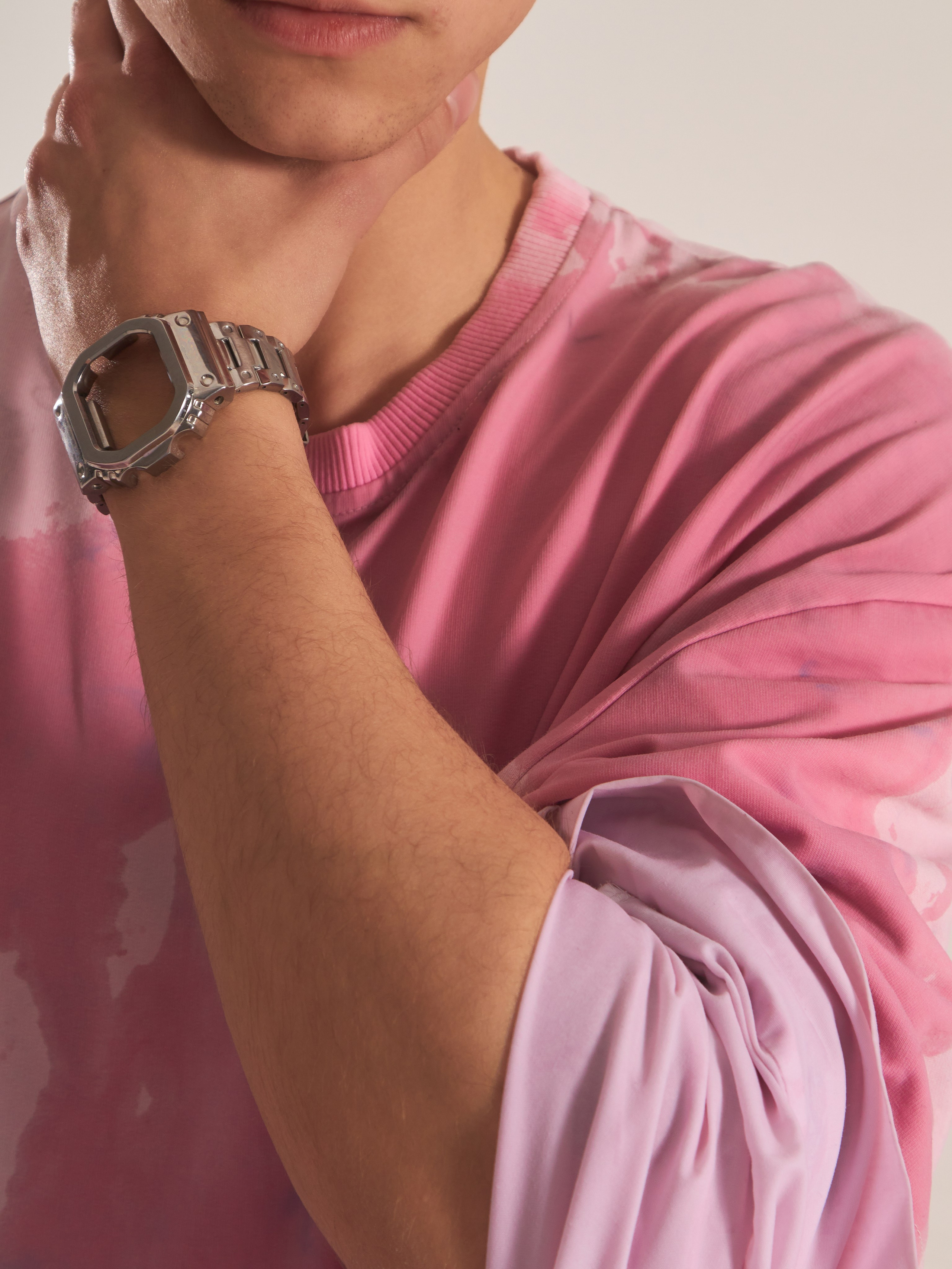 Предметная съемка одежды в Москве: организуем фотографа, который снимает "со смыслом"