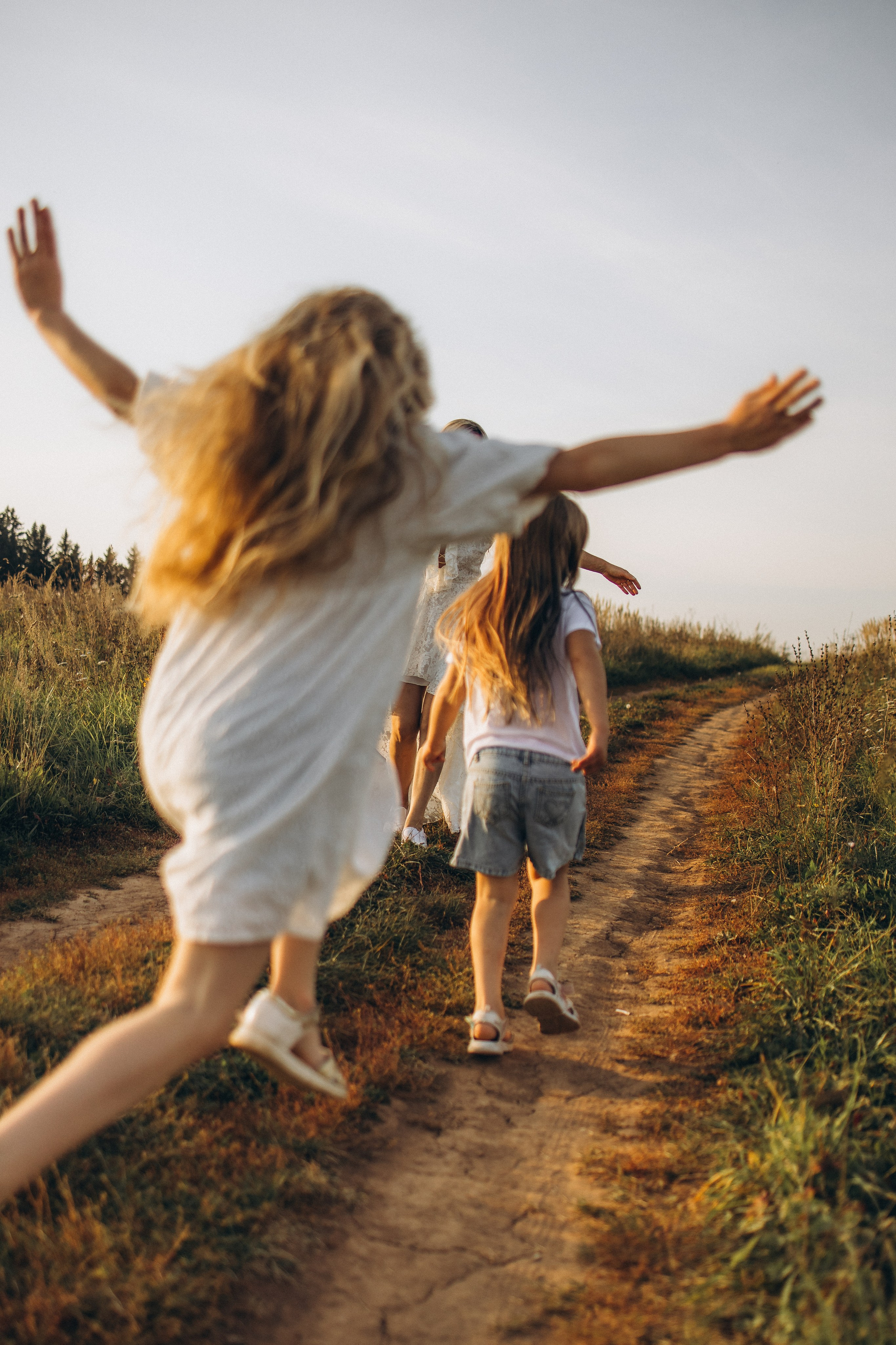 Семейная фотосессия, а природе в поле в Ижевске