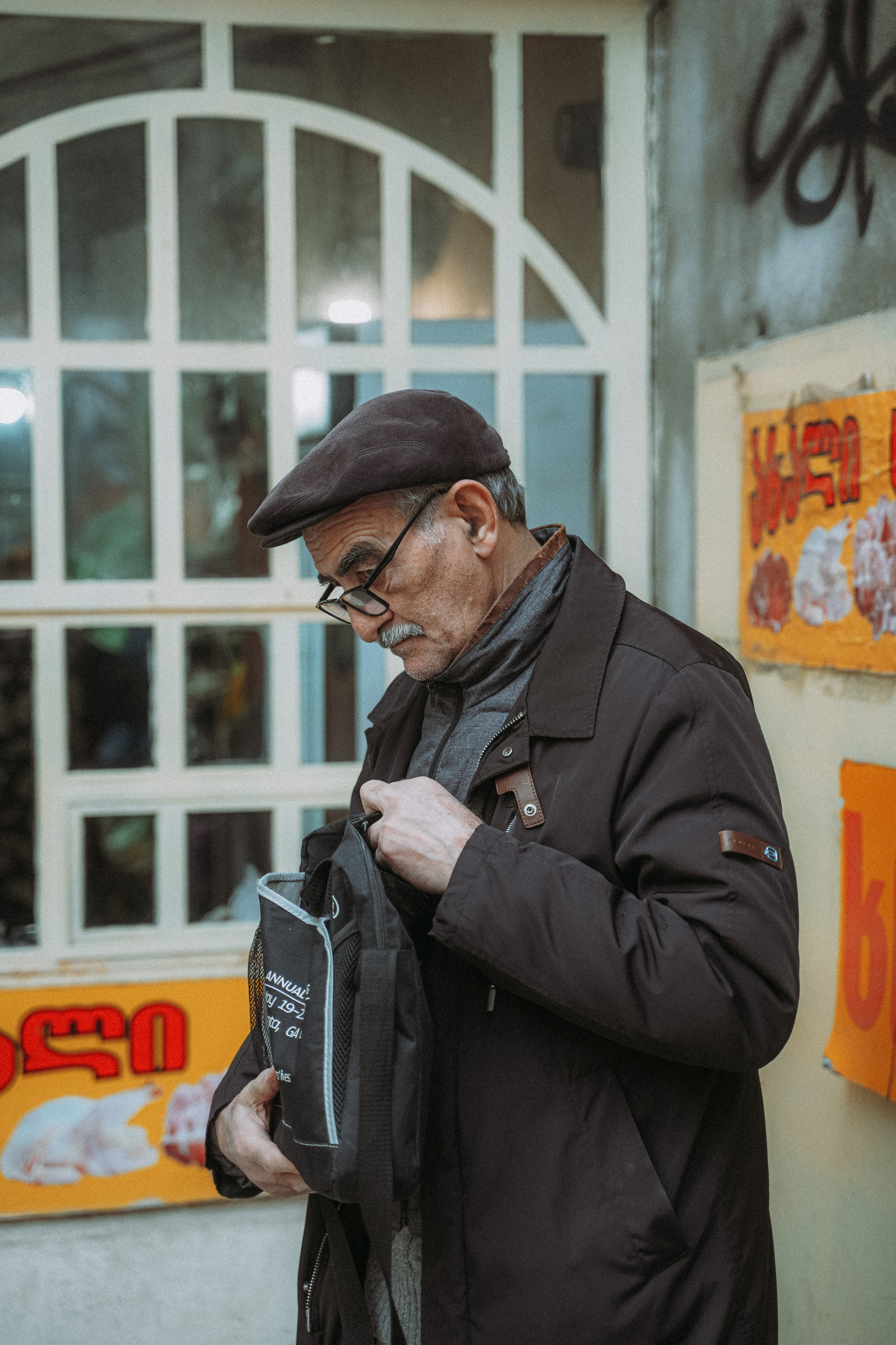 ТБИЛИСИ 2023-2024. Стрит-фотография, полная абсурда, идиотизма и красоты